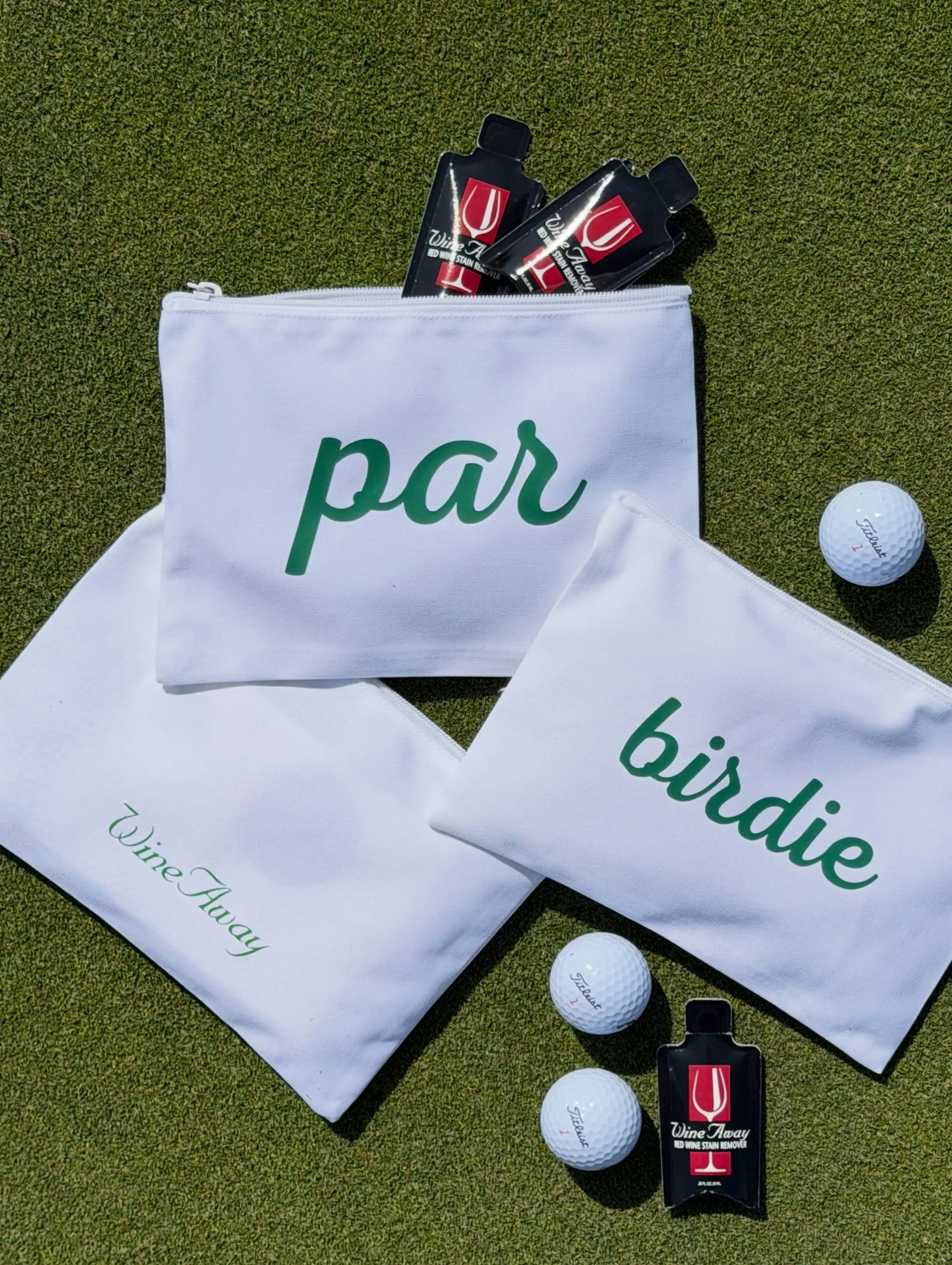 We offer personalization! Contact us directly if you&rsquo;d like a custom Wine Away gift. Head to the link in our bio for more information. 💋⛳️🏌🏽&zwj;♀️
&bull;
&bull;
&bull;
#wineaway #lpga #womeninsports #personalized #custom