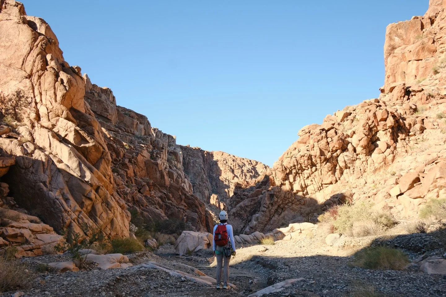 Canyoneering at Keyhole Canyon on Nov 24, 2025. @cassiezhangarver &lsquo;s first canyoneering trip!