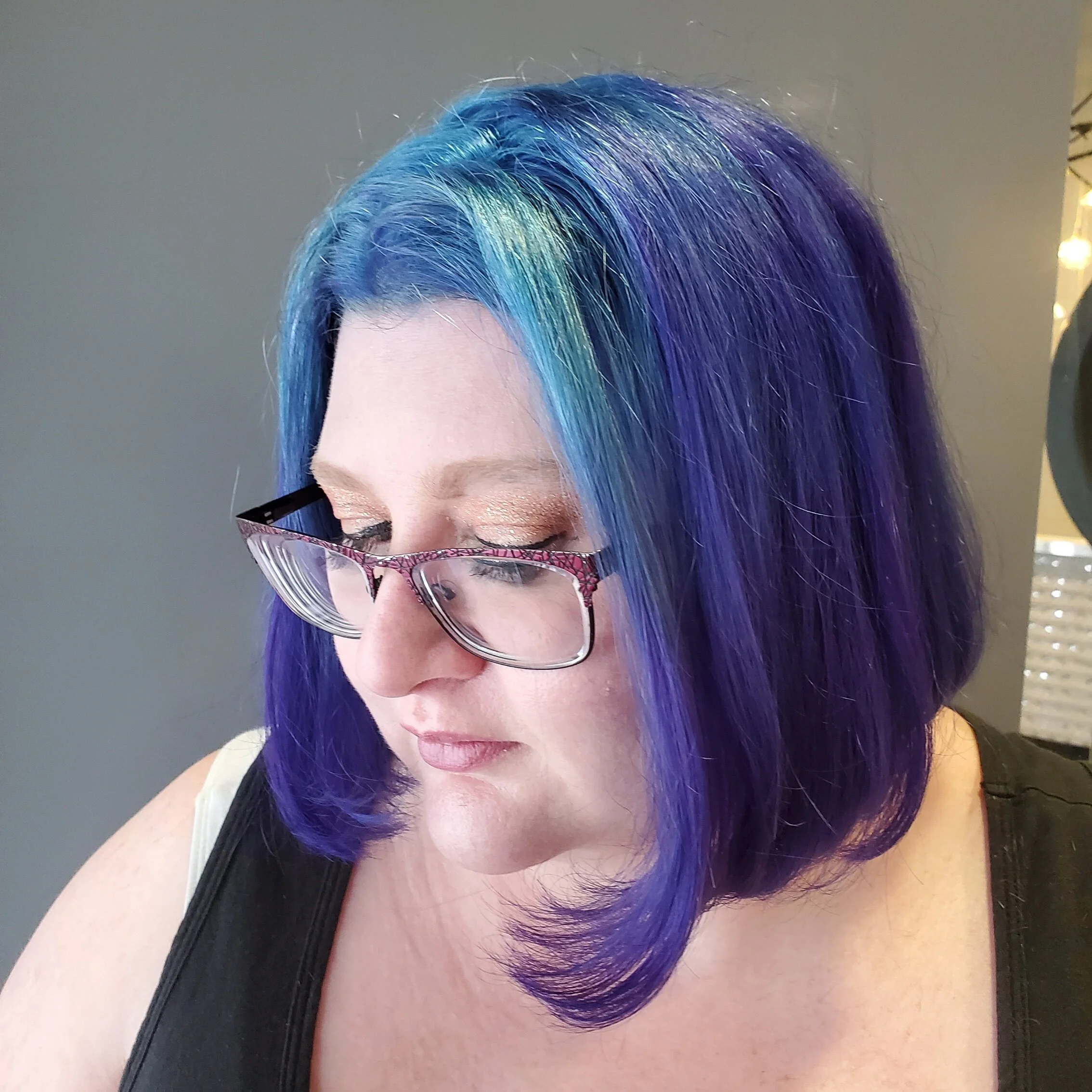 Under cut, root bleaching and fashion color