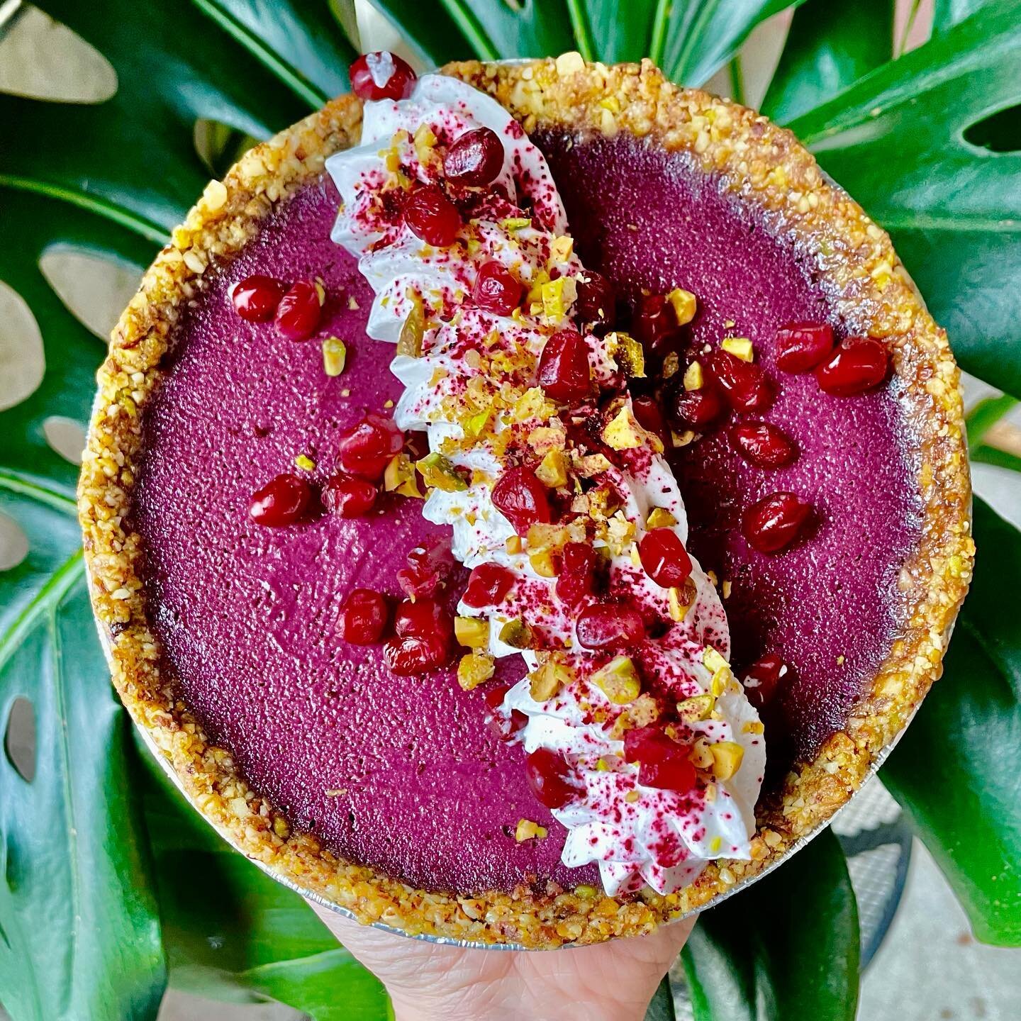 Probably the most Valentinesy of all the pies! Behold the Pomegranate Rose Pistachio Tart🌹🥧

Perfect balance of fruity, sweet and tart with a pomegranate curd in a pistachio almond crust. Topped with a rose whip cream, candied pistachios and fresh 