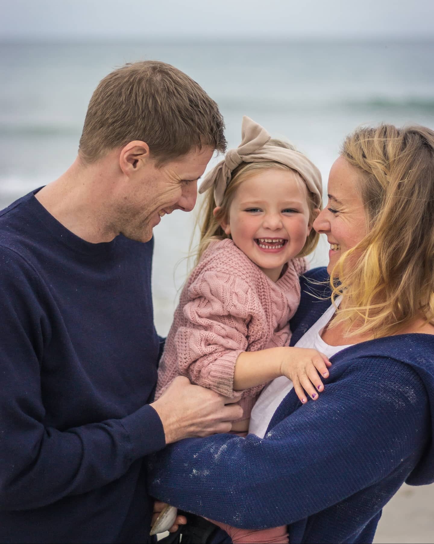 And more from our shoot with @mjcware &amp; @sofie_falk #familyshoot #familyfun #familyphotography #photoshootday #papamoabeach #taurangalife #beachvibes
