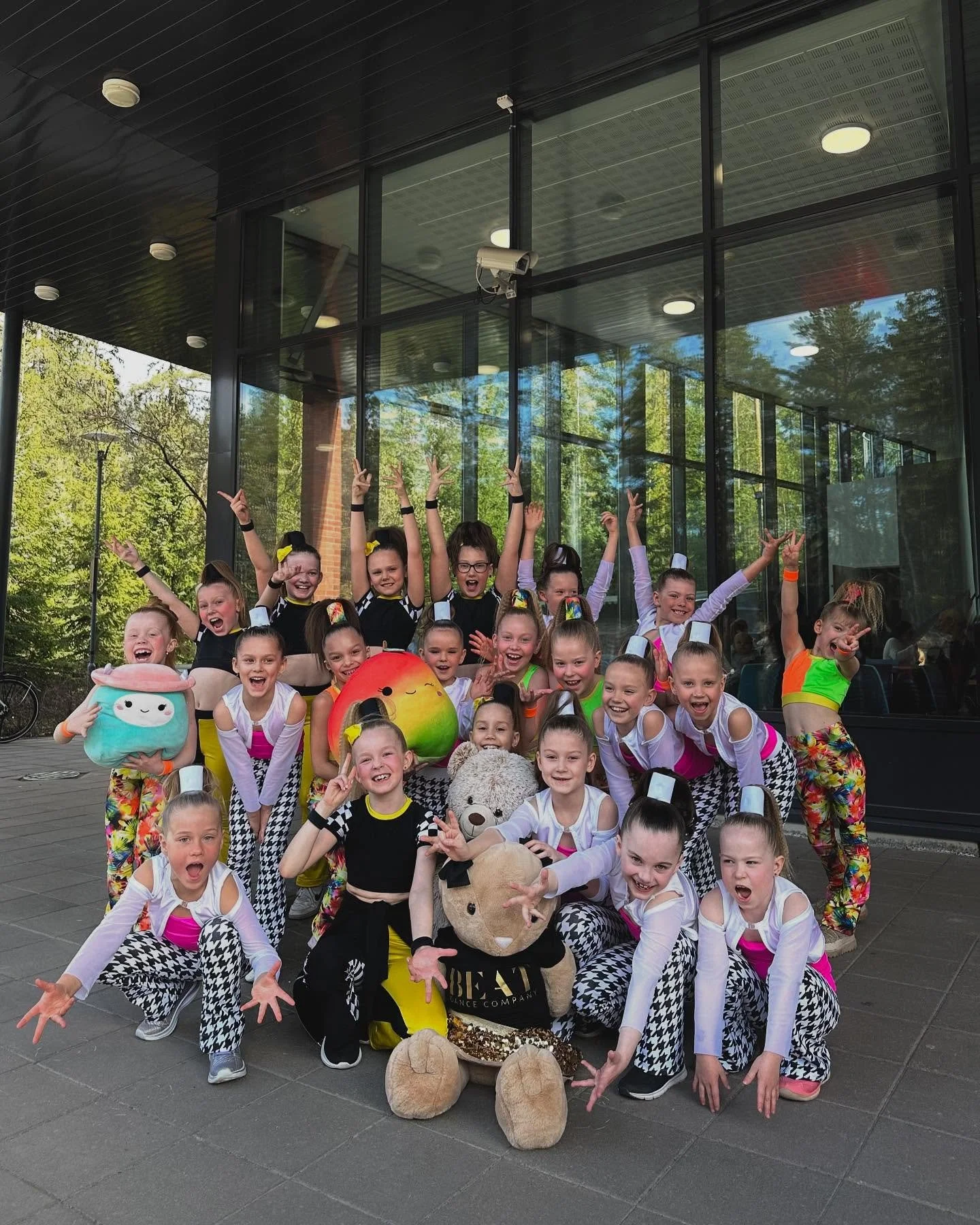 💖𝗦𝗛𝗢𝗪 𝗬𝗢𝗨𝗥 𝗗𝗔𝗡𝗖𝗘 𝗕𝗬 𝗖𝗔𝗜𝗟𝗔𝗣💖

Viikonloppu t&auml;ynn&auml; energisi&auml; esityksi&auml;, tanssin tuomaa iloa ja ihania uusia kisakokemuksia!
Napattiin my&ouml;s upeita sijoituksia ja kunniamainintoja! Hyv&auml; Beat😍🥰

Show y