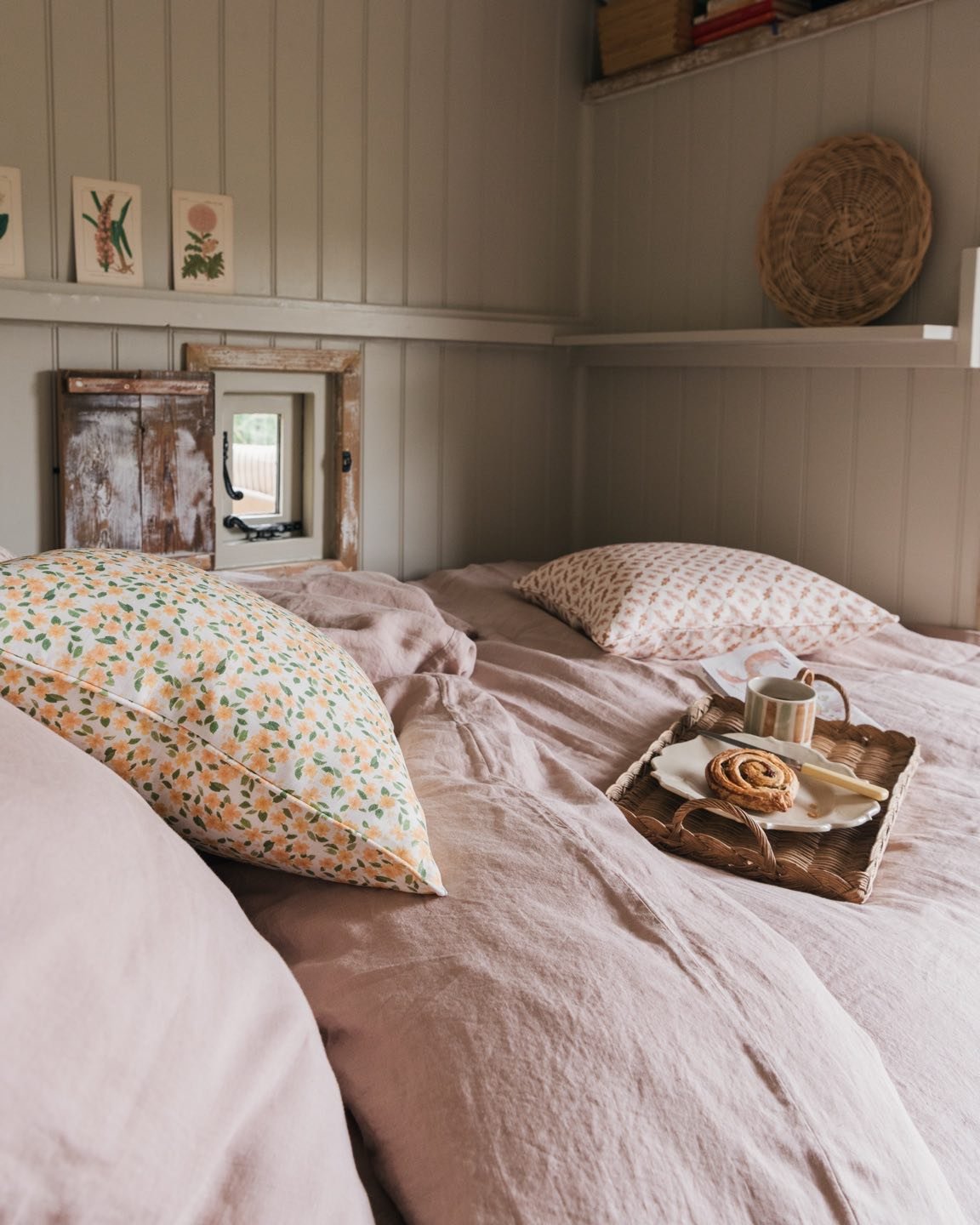 Loved shooting this for @sorbetliving - very nice to see it in @period_living magazine too - this bedding is even more gorgeous in real life.

Beautifully styled as always by @ailiewilliams.styling 

#brandphotography #brandphotographer #lifestylepho