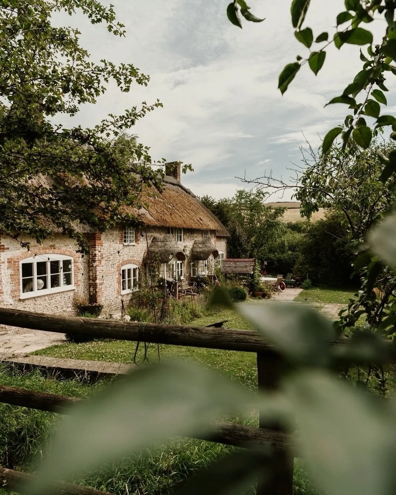 Photographing spaces that feel lived in and loved - it&rsquo;s my favourite kind of work.

I recently shared some of my go-to tips with @archipelagopresets for their Quest Lab series: from embracing natural light to finding those little details that 