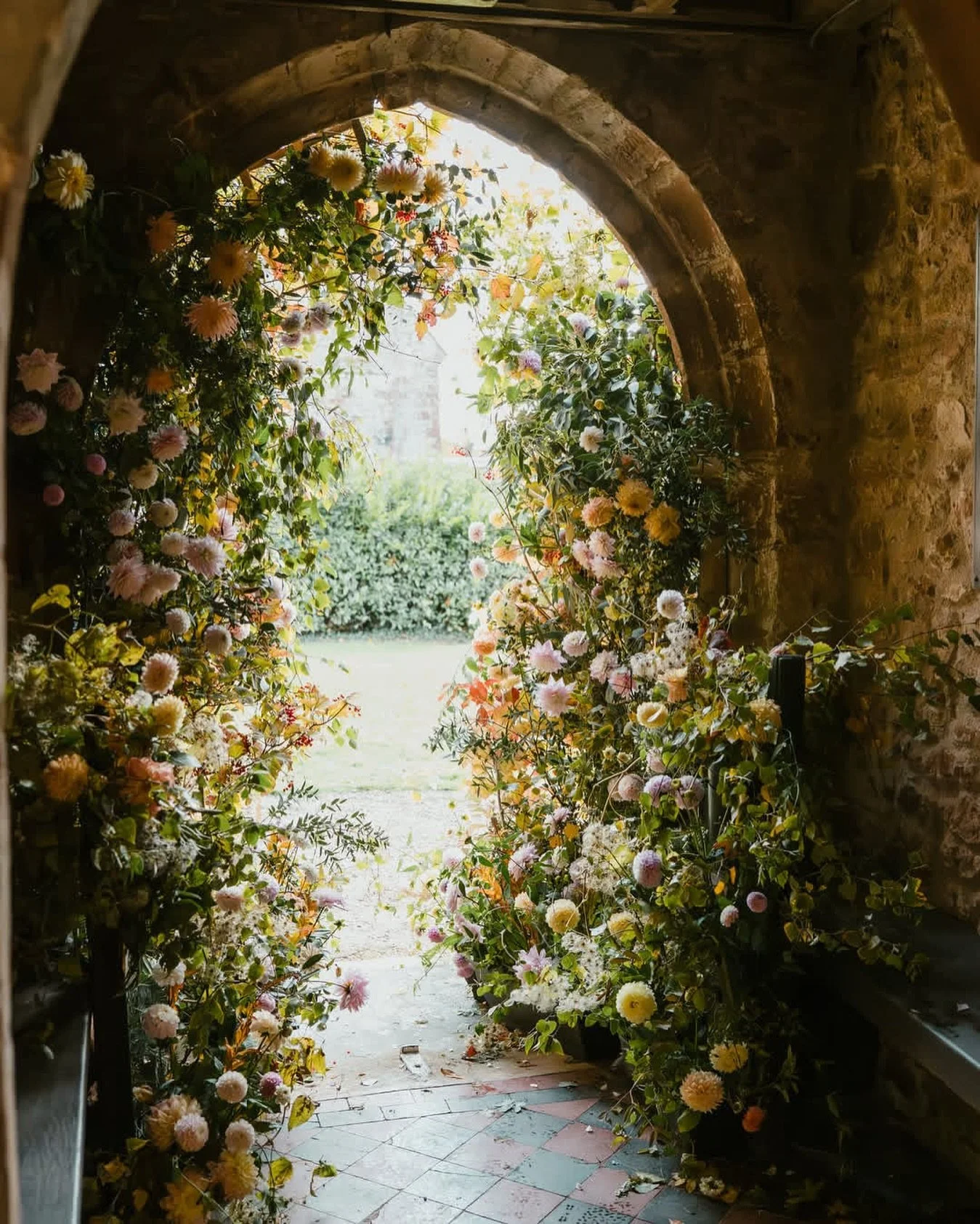My first post in a while as I have been out shooting lots of lovely people, places and products over the last couple of weeks.

Ending on a high photographing for the talented @tallulahroseflowerschool - they battled Storm Benjamin to create this stu