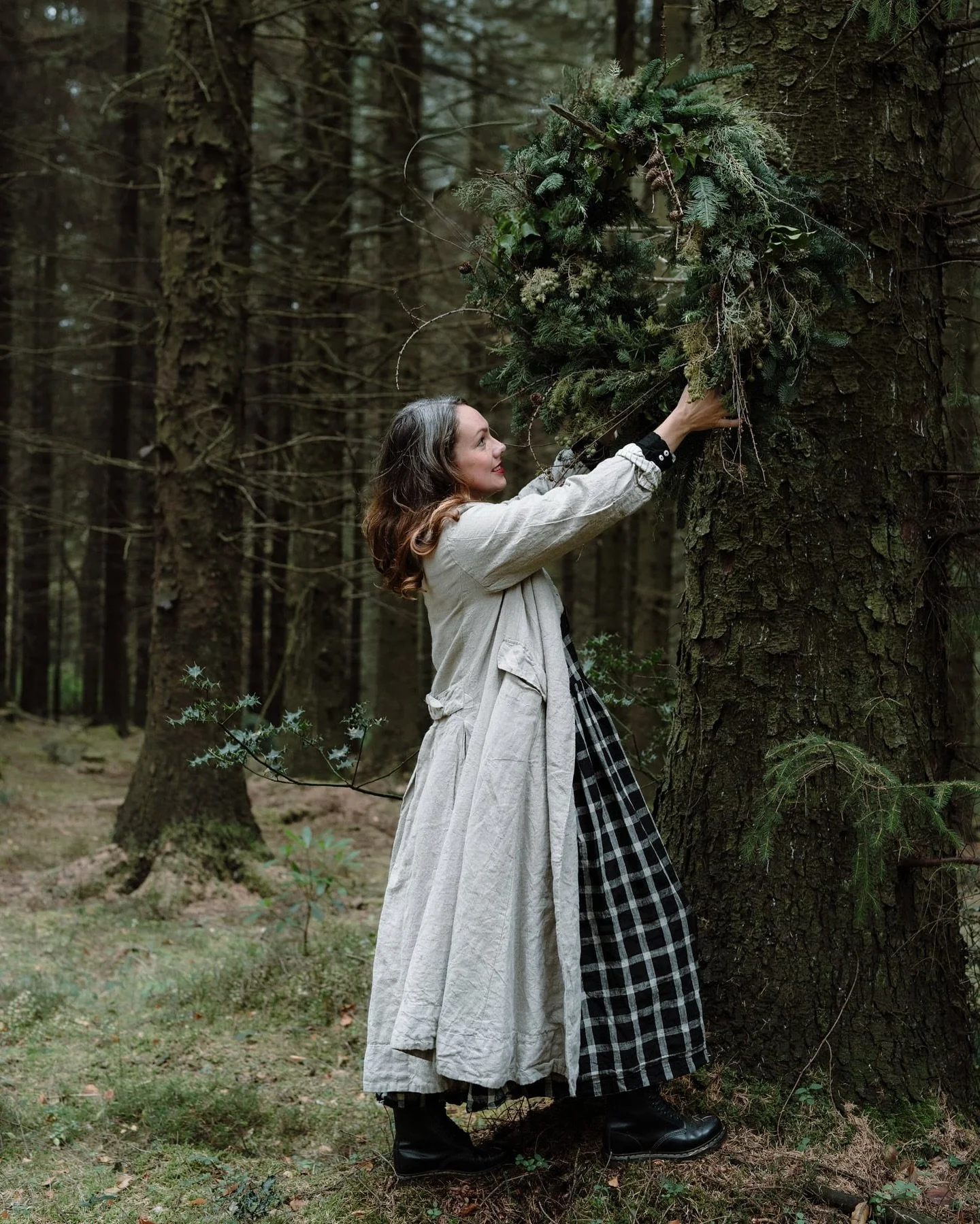 Playing with wreaths in the woods with @brambleandwild in @an_acre_of_land clothing - one of my favourite shots this year I think! Thank you Grace &amp; Julia ❤️

My diary is starting to fill up for early 2026 - do get in touch if you&rsquo;d like to