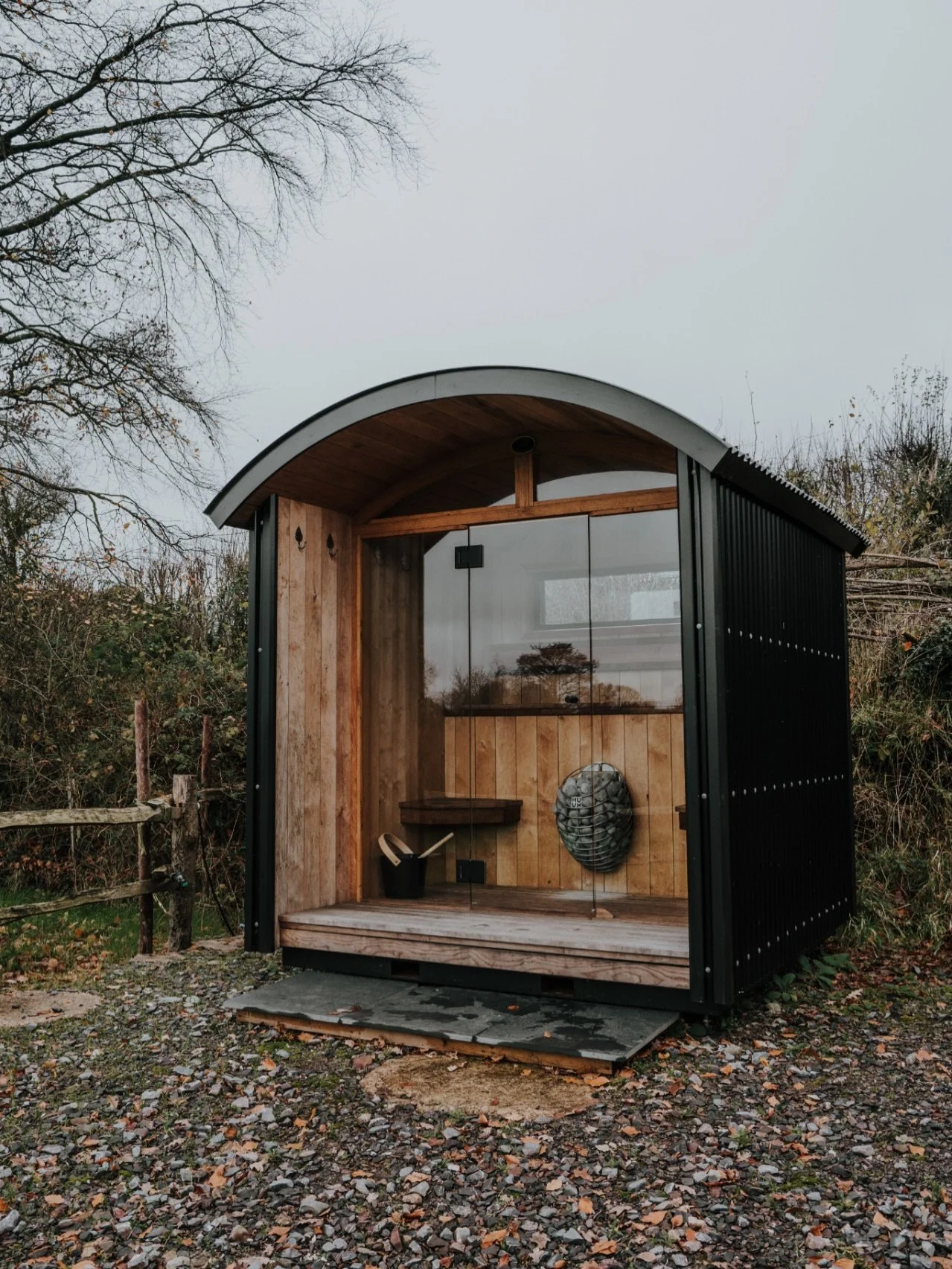 Adore these @blackdownshepherdhuts at the wonderful @dimpsey_glamping - some recent photography work for this divine retreat space.

#retreatphotography #brandphotographer