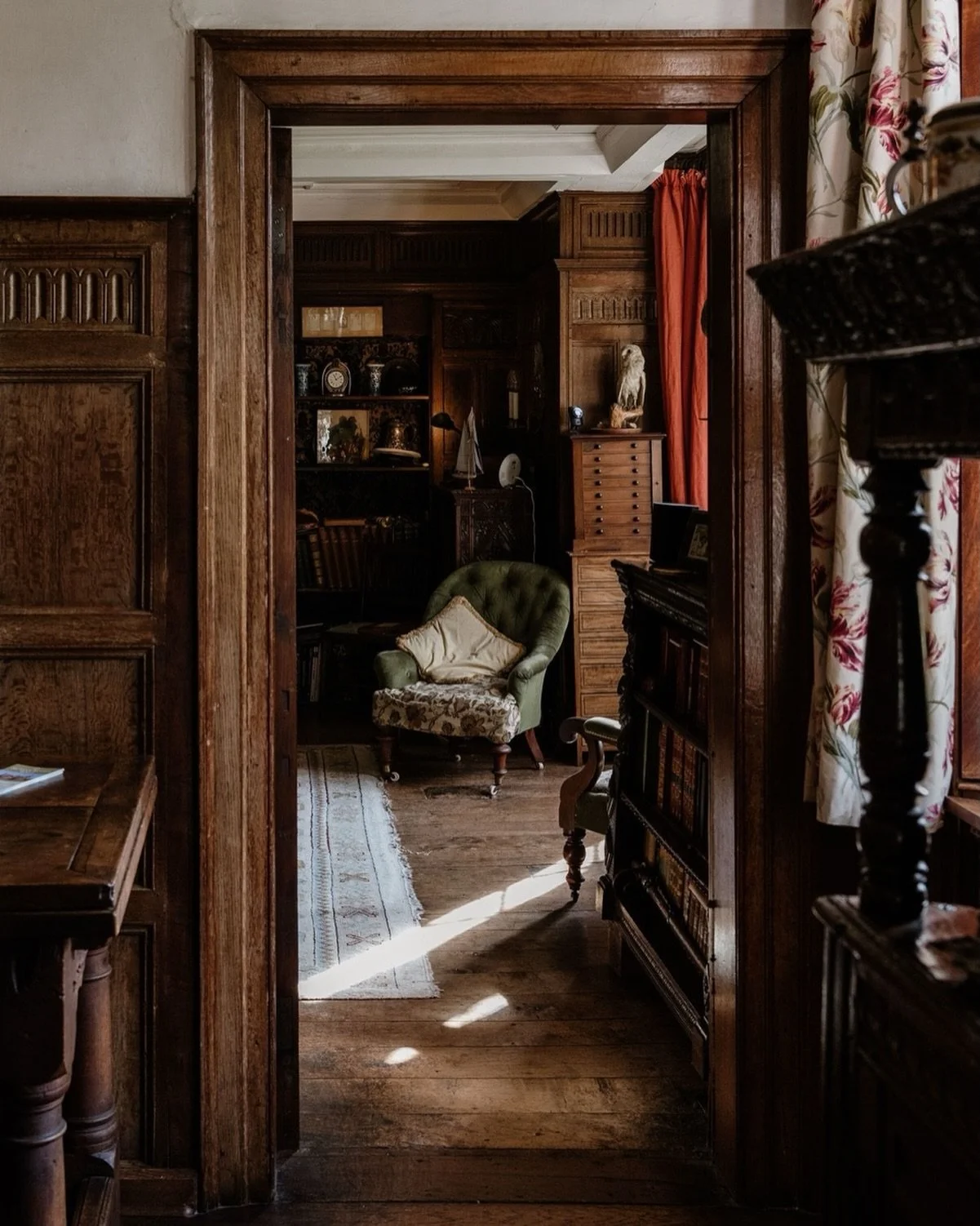 Excited to be heading back to this fabulous @fablefaine location this week with @pursuingthepast - it&rsquo;s one of the most evocative places I&rsquo;ve been and the stories it has to tell&hellip; 

#brandphotography #brandphotographer #shootlocatio