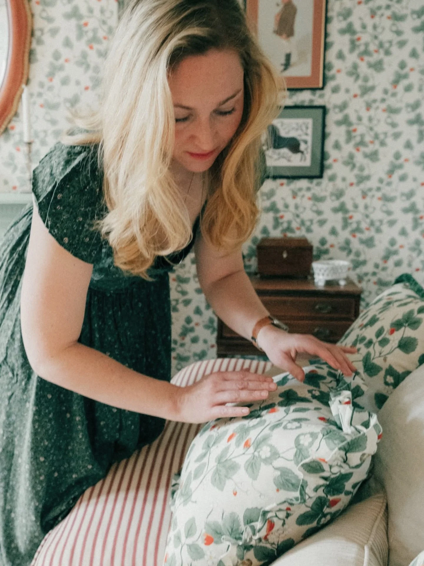 A very busy week, but ending for the Easter weekend by sharing one of the images for the talented @elsiesdaughters - Isabel is so talented and it was a dream to capture her and her products last week.

#brandphotographer #brandphotography #interiorph