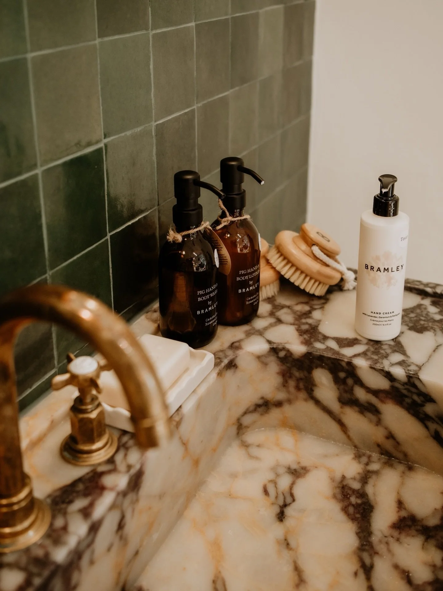 Some little corners in and around the fabulous @bramleyproducts store from earlier in the week with the wonderful @retreatberks 

#brandphotographer #brandphotographer