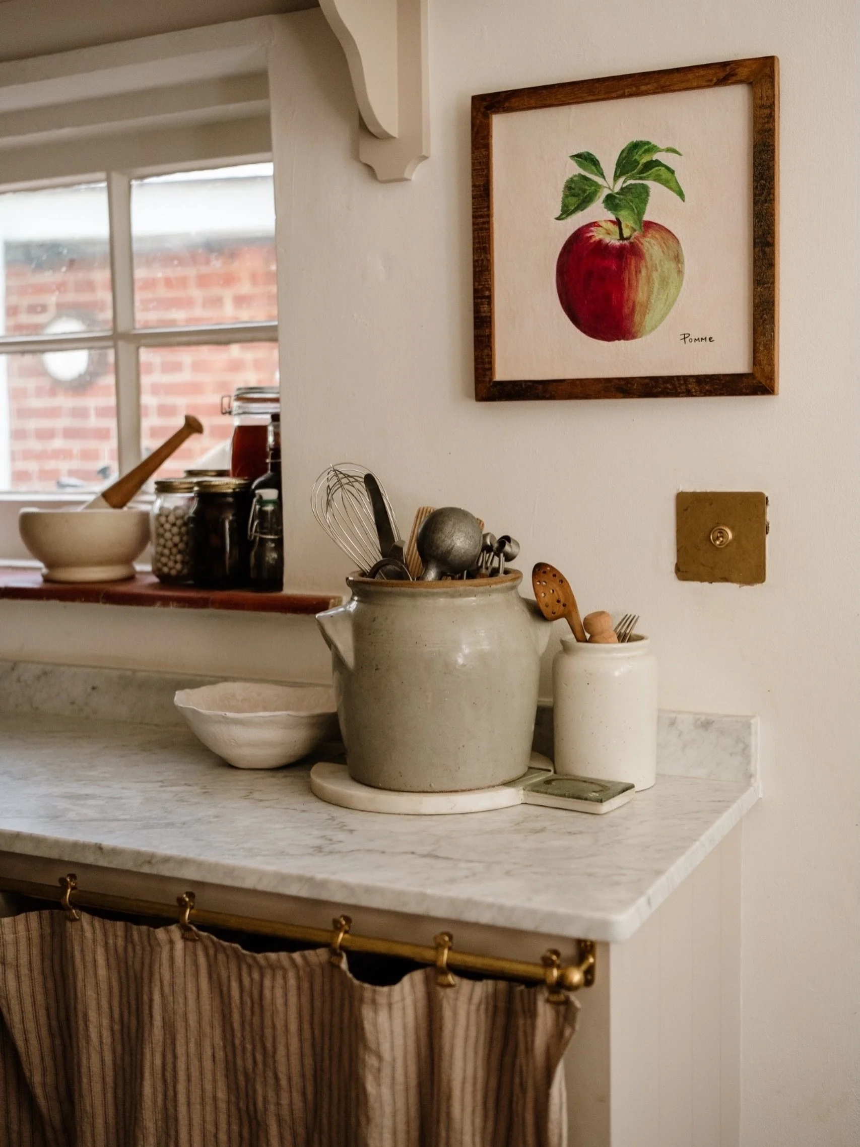 Quiet Sunday corners&hellip; this beautiful @fablefaine location is just waiting for your brand shoot.

#shootlocation #locationscouting #photoshootlocation #filminglocation