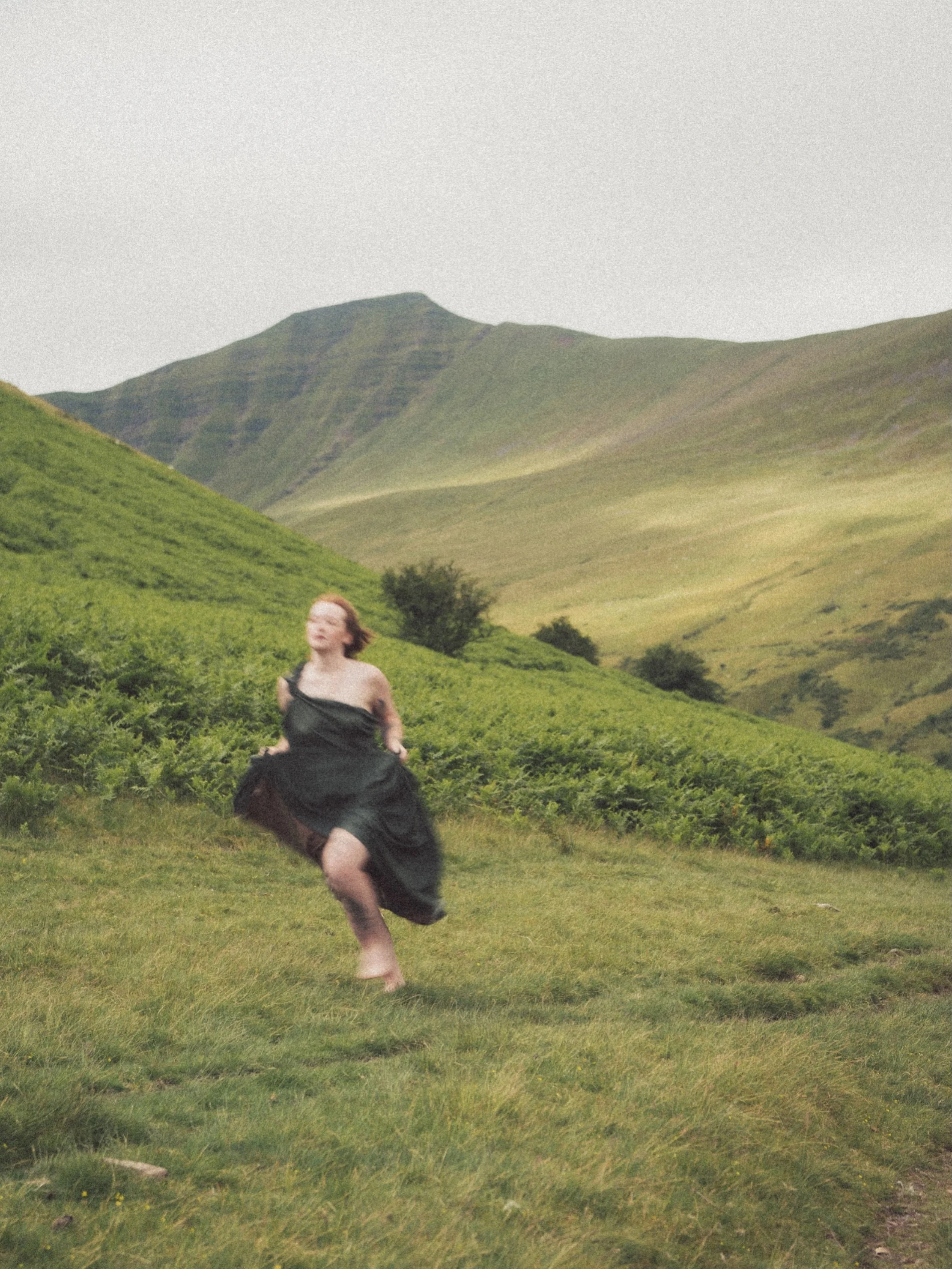 A little behind the scenes shot in the Brecon Beacons teaching photography on a 1-2-1 session. Looking at motion blur, composition and settings for moving subjects. 

I do a limited number of teaching sessions each year. Do get in touch if you&rsquo;