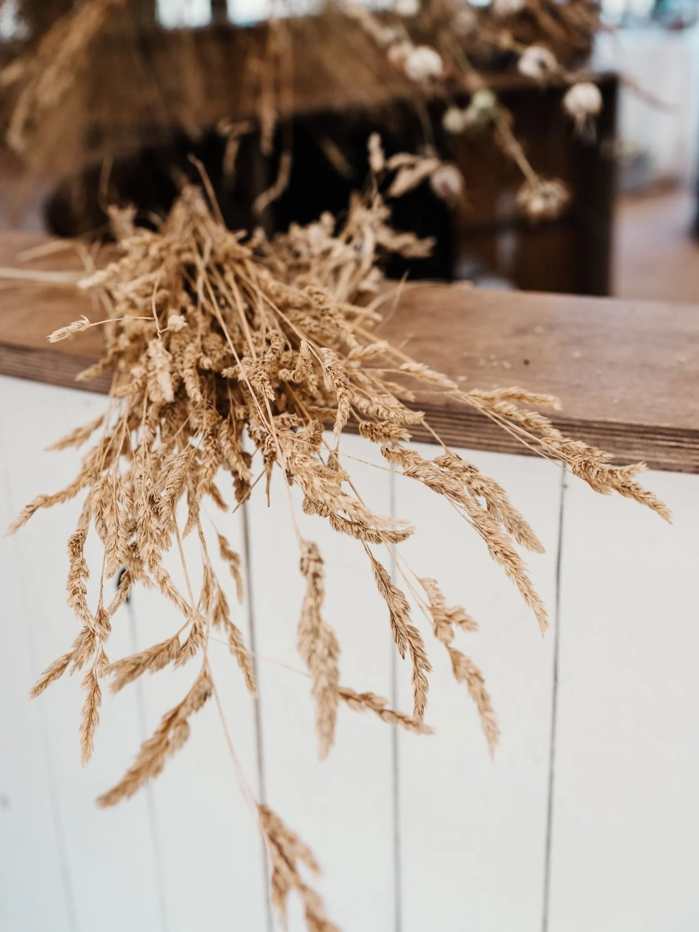 I do love capturing florists at work. 

It&rsquo;s not just the big beautiful final pieces - but the hard work along the way and the little details.

#photographyforflorists #brandphotographer #thesmallthings