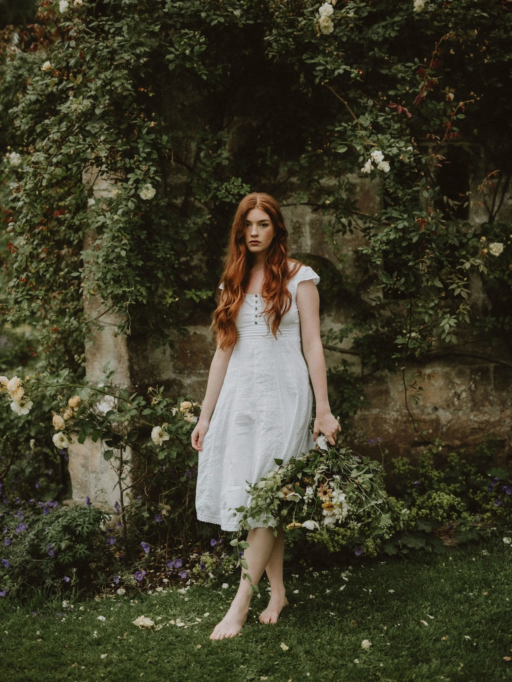 An old shoot that just popped up in my memories feed..

Flowers by @brambleandwild 
Model @livrendle