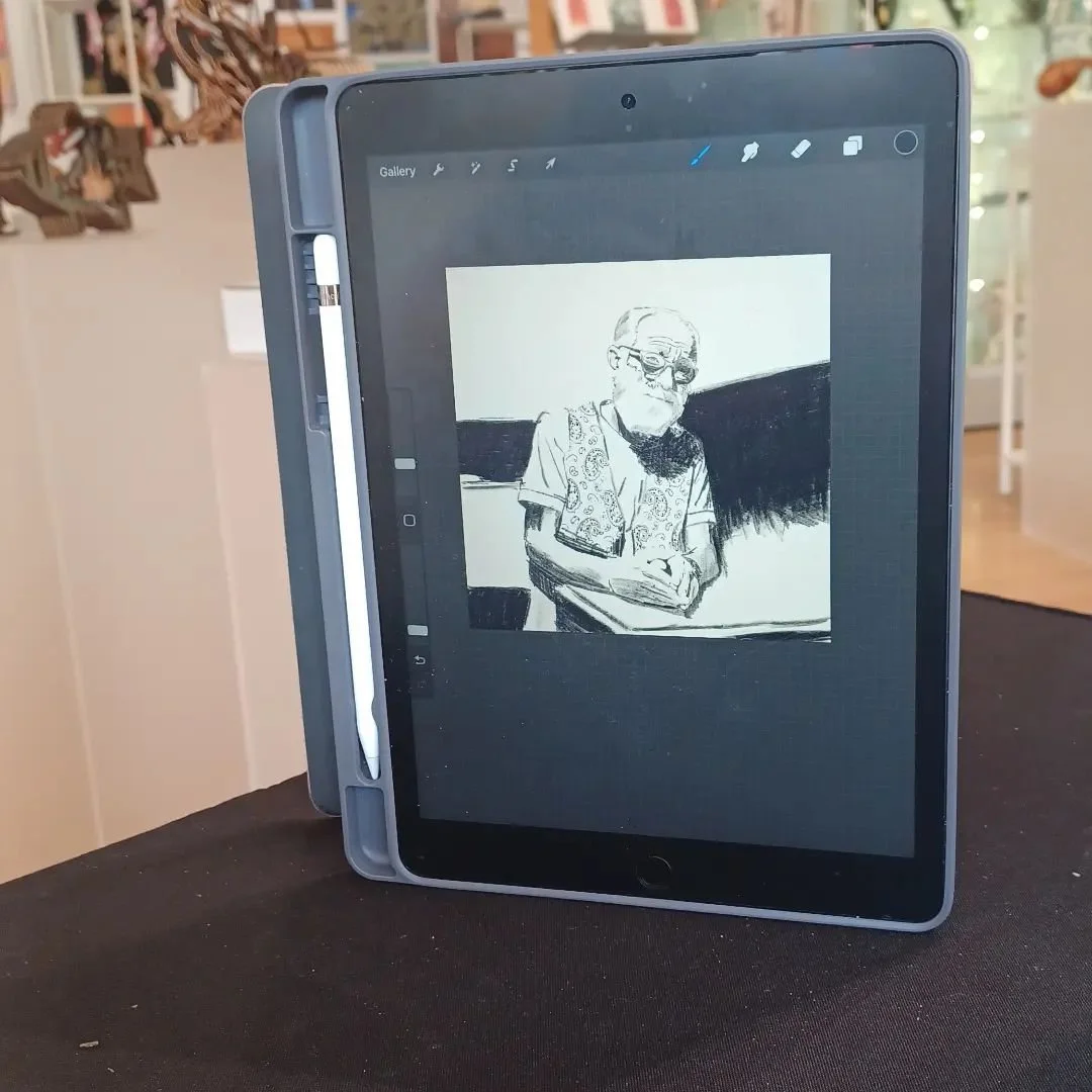 Fooling around with procreate today. Making progress on a practice sketch 😄
#procreateportrait #digitalartdrawing #practicedrawing