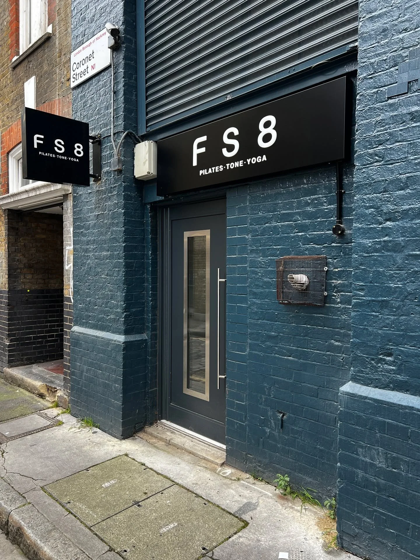 Seven FS8 studios. One signage partner. ✨

Swipe through to see our work across FS8 Finsbury Park, Stratford, Chiswick Park, Blackhorse Lane, High Street Kensington, Hoxton and Monument.

On every site we delivered:
- Coming Soon window graphics
- Il