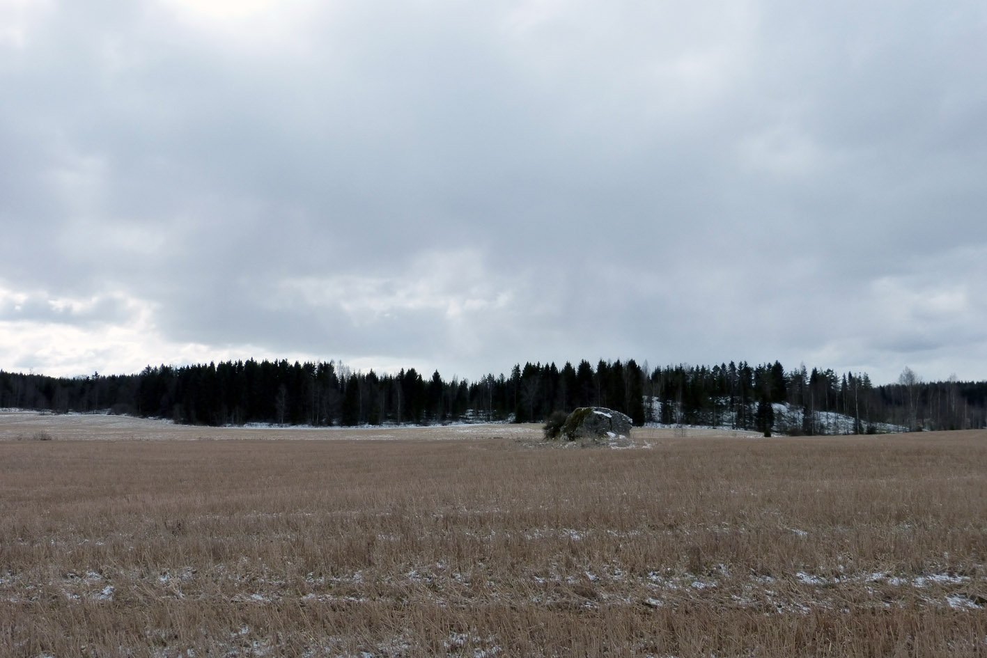 Large-rock-in-a-field-Finland.jpg