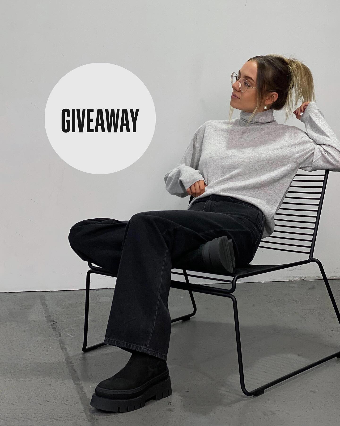 GIVEAWAY ! Wir verlosen ein komplettes Outfit aus unserem Store im Wert von 500&euro; bestehend aus einem Paar Schuhe von @copenhagen_studios , sowie einer Hose und einem Oberteil von @drykorn_forbeautifulpeople - Du hast dabei die freie Wahl, wie de