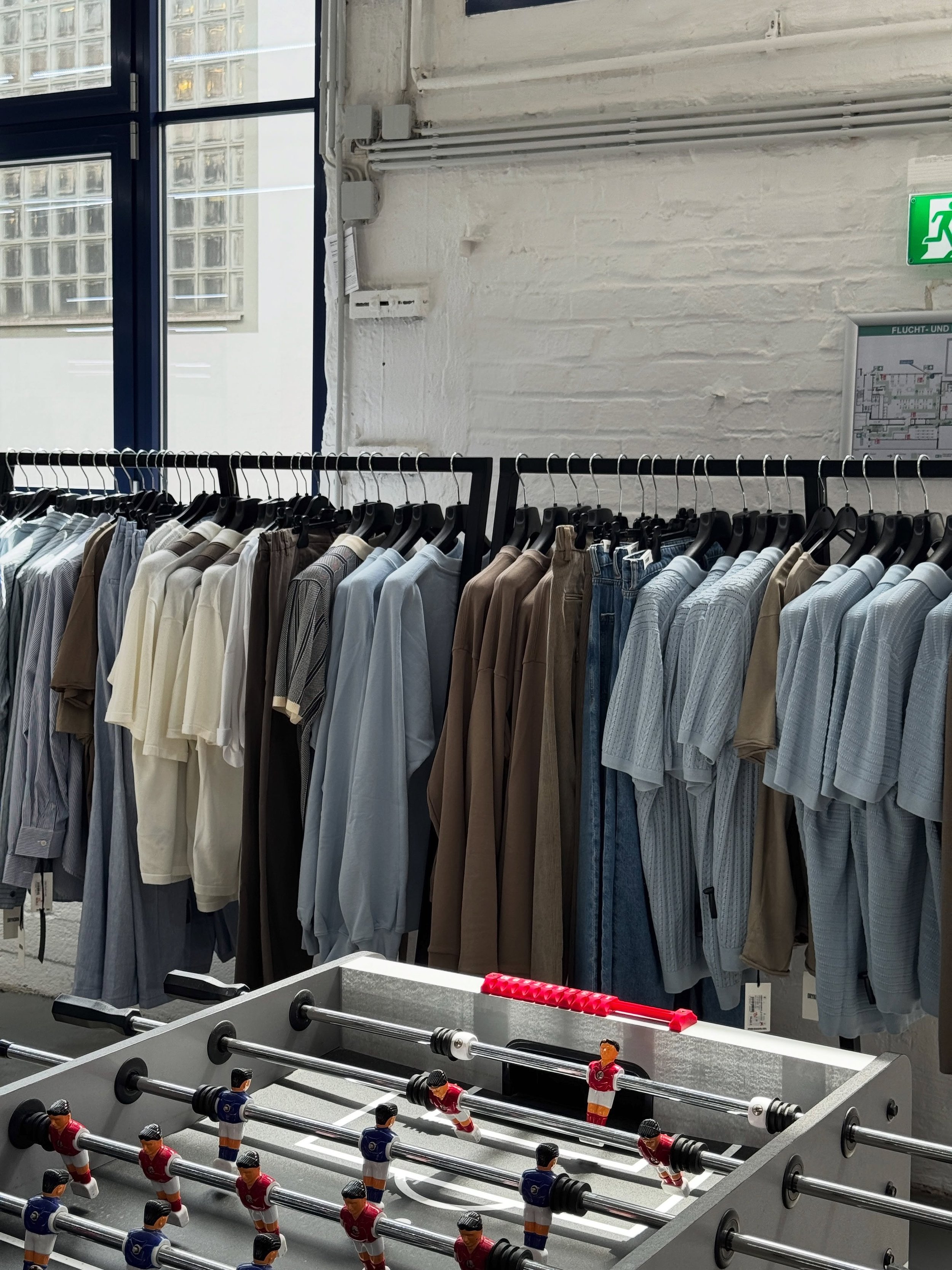 Wir freuen uns auf deinen Besuch! ☕️💌 
Mo-Fr: 11:00 - 18:30
Sa: 10:00 - 18:00 

#drykornforbeautifulpeople #drykornoutlet #moenchengladbach #drykornfashion