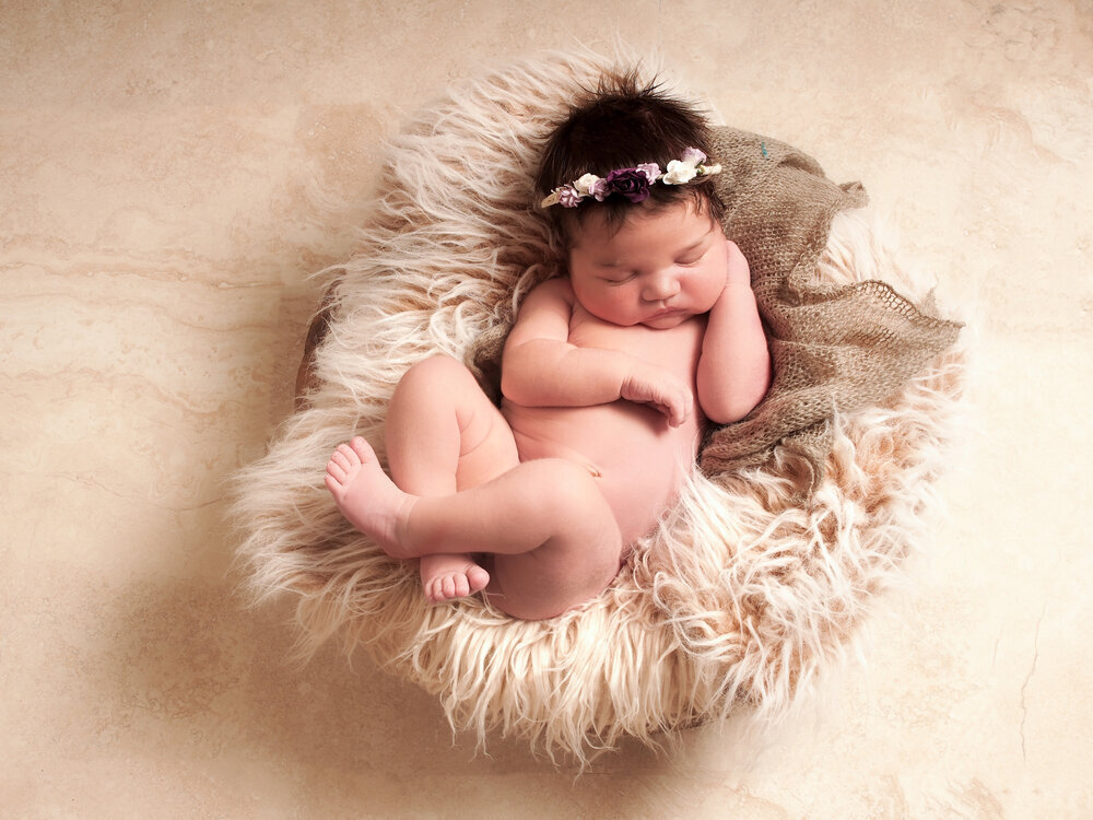 Newborn Art Photography in Belper. We're situated ten miles north of Derby, within easy reach of Nottingham & Chesterfield.