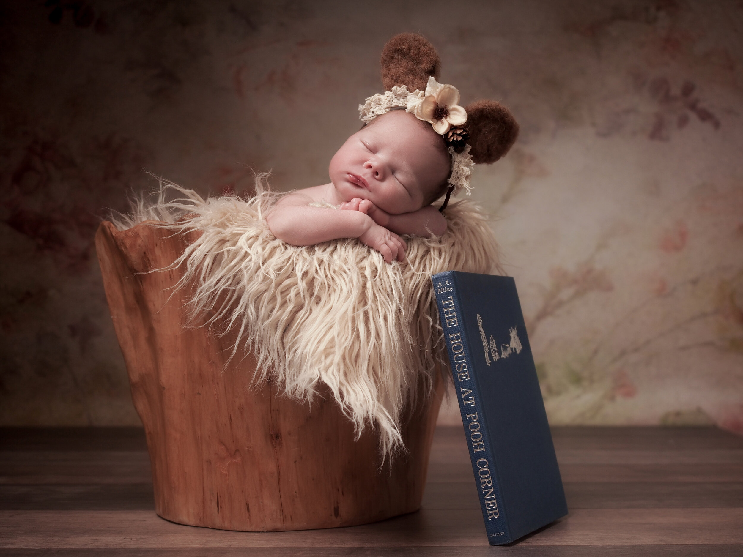 At Studio1825 we have a range of props, backdrops and blankets for your newborn photos. Have a chat with us and see what suits your families style and we'll make sure we have it all ready for when you arrive for your baby's photoshoot with us, right