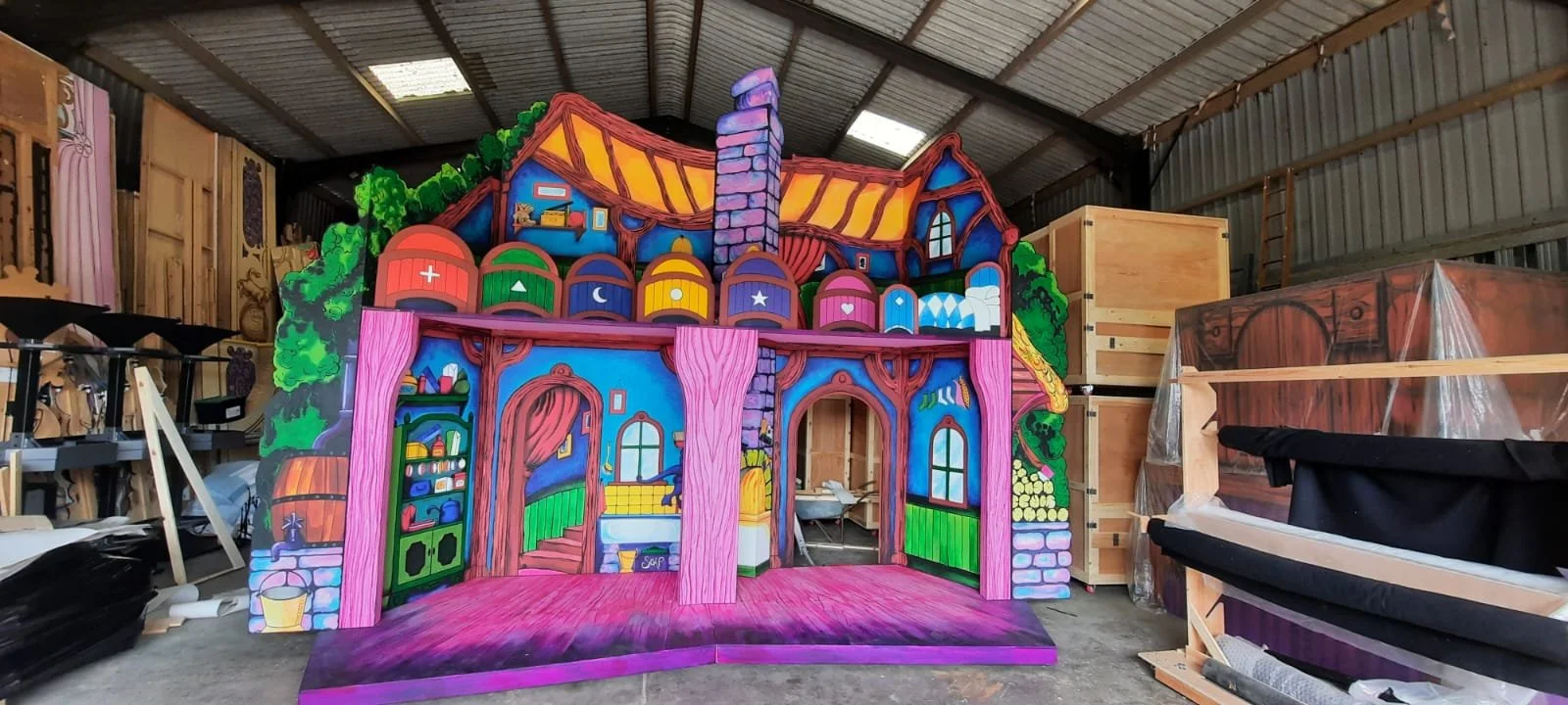 Vibrant flat cottage, pantomime flat,  scenic art