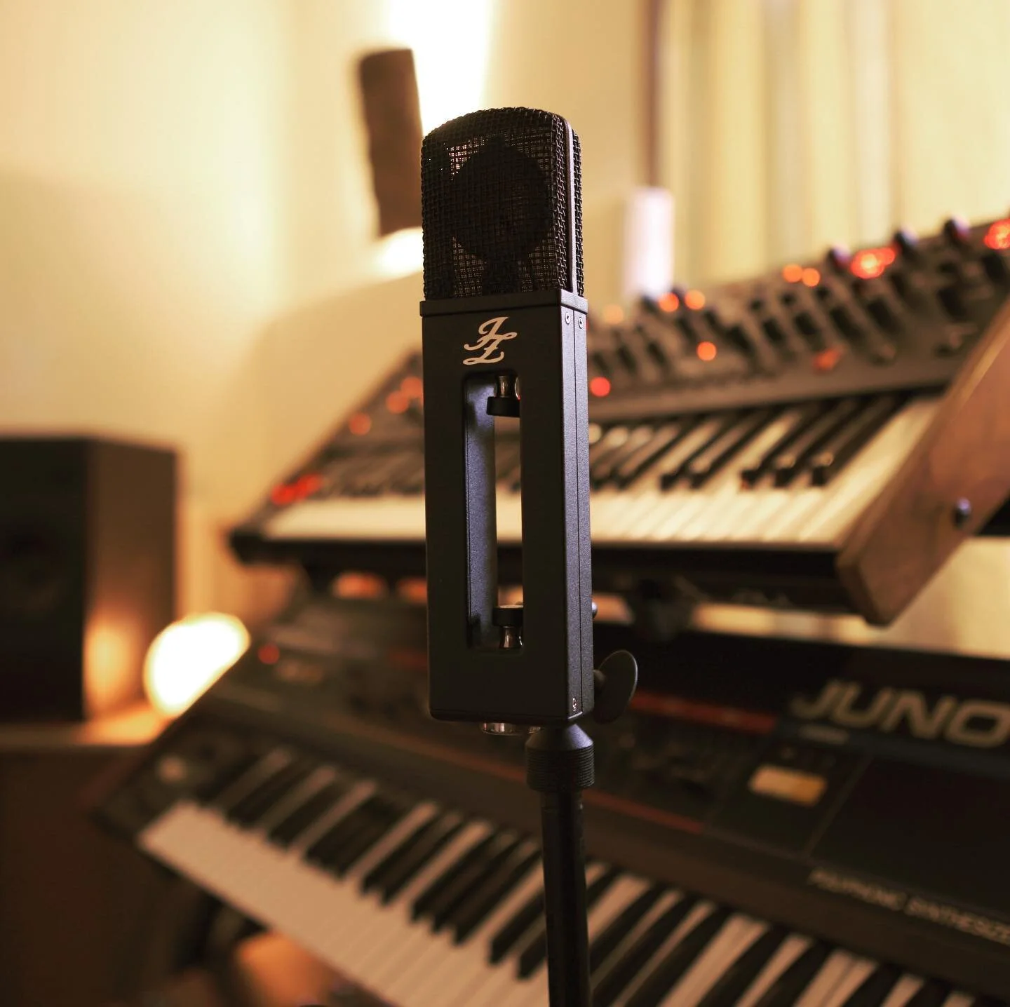 It&rsquo;s finally here. JZ BH2. Sounds so clean! #jz #jzbh2 #microphone #recordingstudio #recording