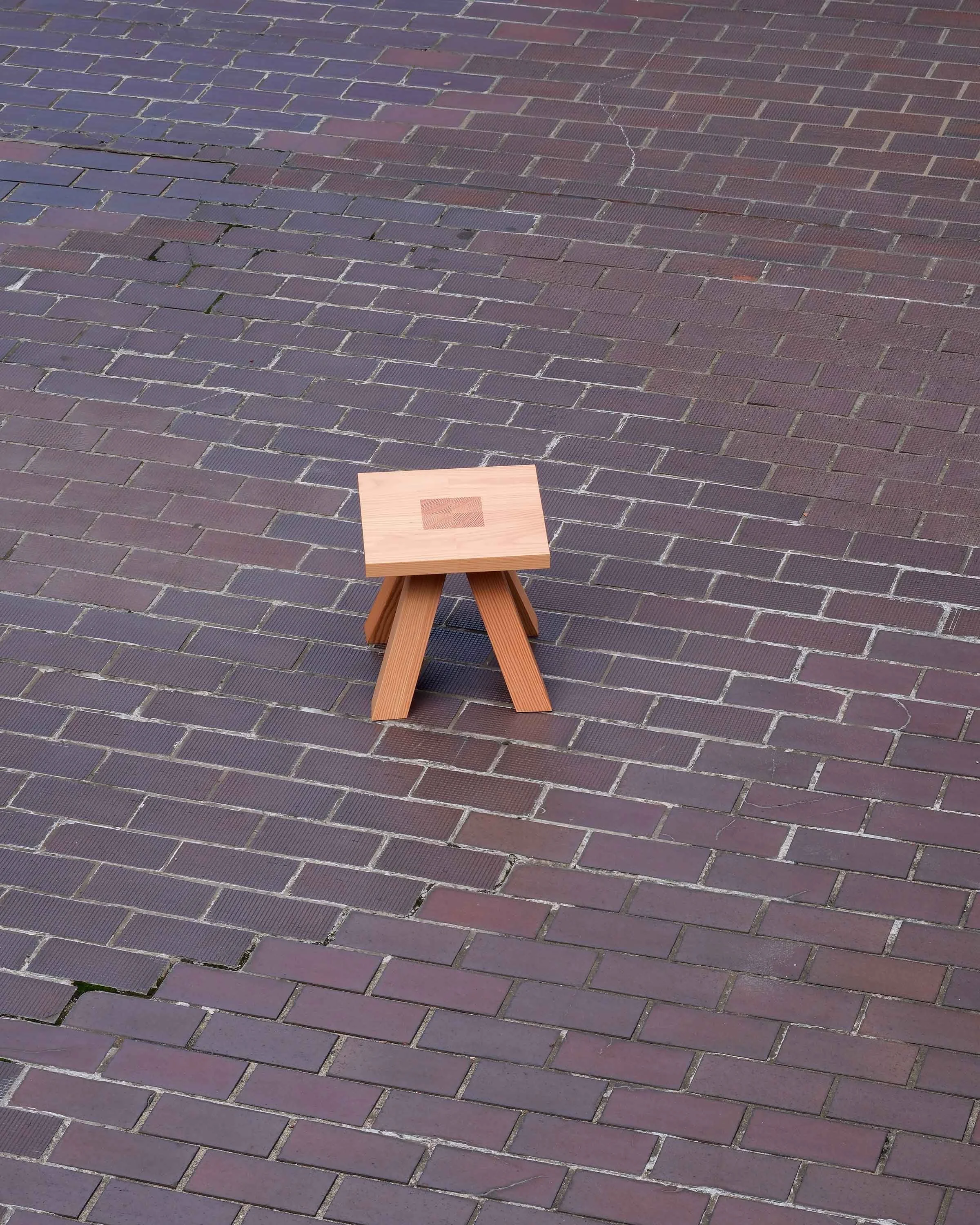 Carré Stool by Akasaki & Vanhuyse
