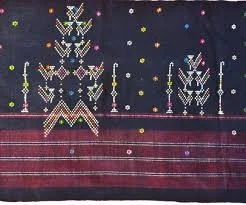 The Dotted Dance of the Dunes (Tangaliya): The Fabric That Wears Its Own Jewelry