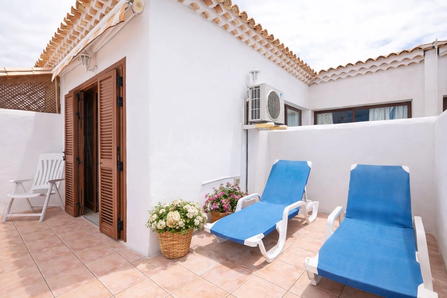 219 Outside Area Example.jpeg