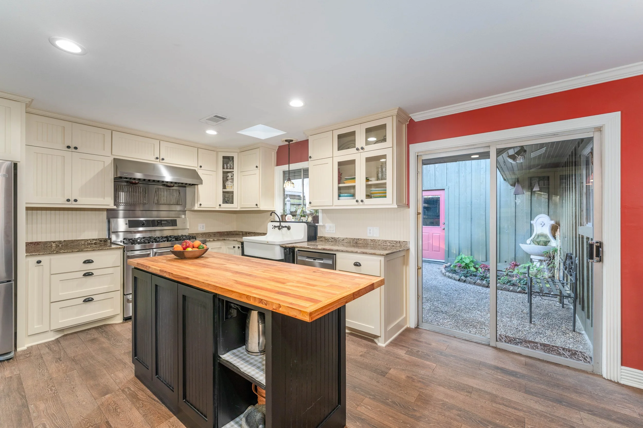 135 Woodhaven_033.jpg