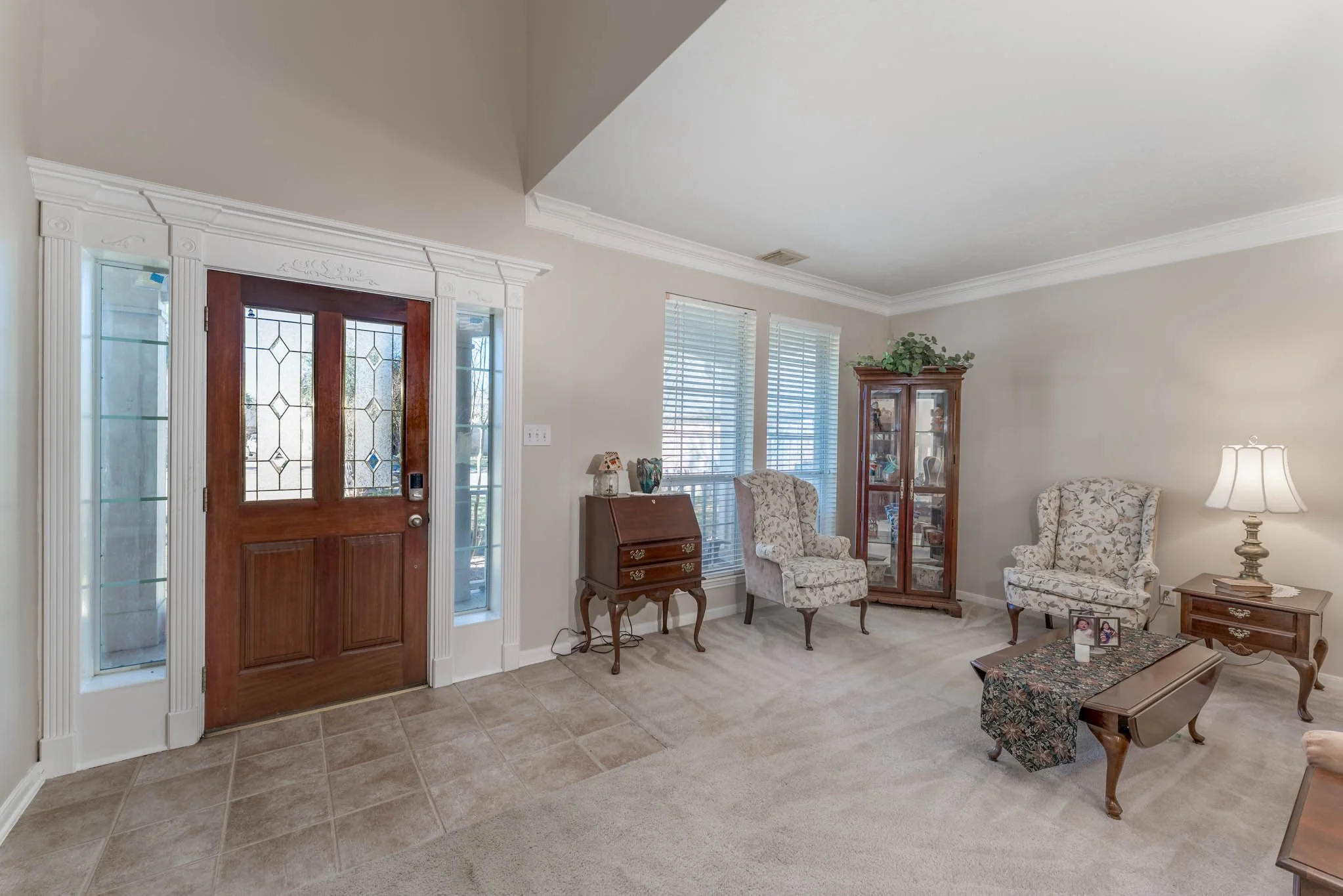 1205 Cambridge Court_005.jpg