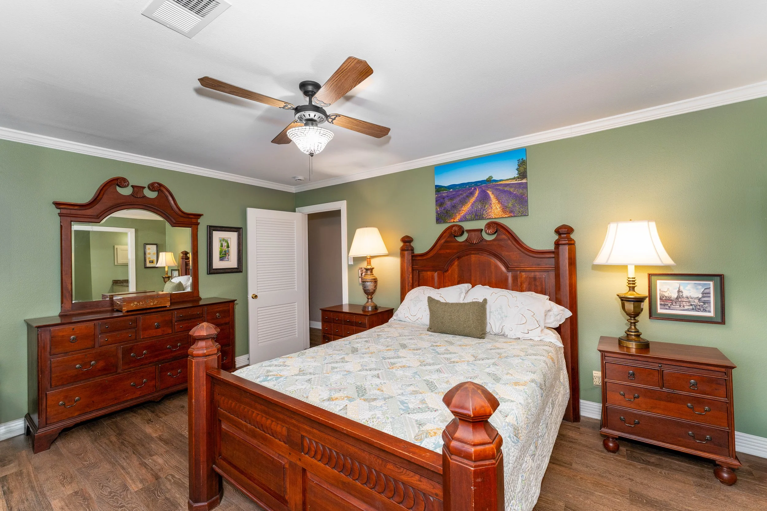 135 Woodhaven_044.jpg