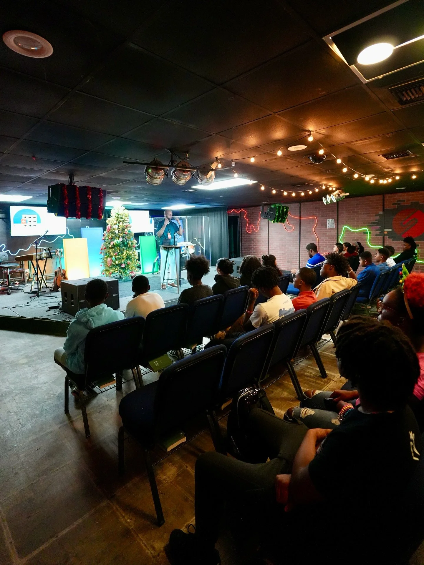 past few sundays at SHIFT: 
12/14 - Seymour 
12/7 - Chalune 
11/30 - Julie
11/23 - Debbie 

thank you to ALL leaders who come serve in this ministry ❤️&zwj;🔥

#crcc #shift #youthministry #middleschool #highschool #genz #genalpha #coopercity #southfl