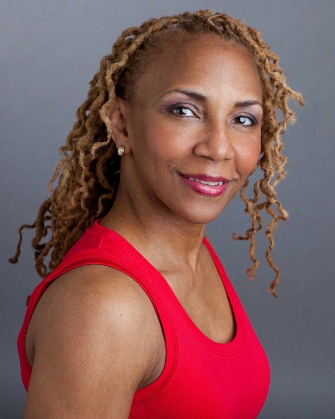 Your strength is part of your artistry.

Pilates with Linda Spriggs focuses on alignment, control, and awareness. The kind of work that supports longevity and clarity for dancers working at a high level.

Because sustaining your body is part of susta