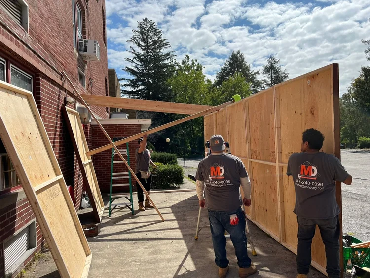 Building the Sukkah