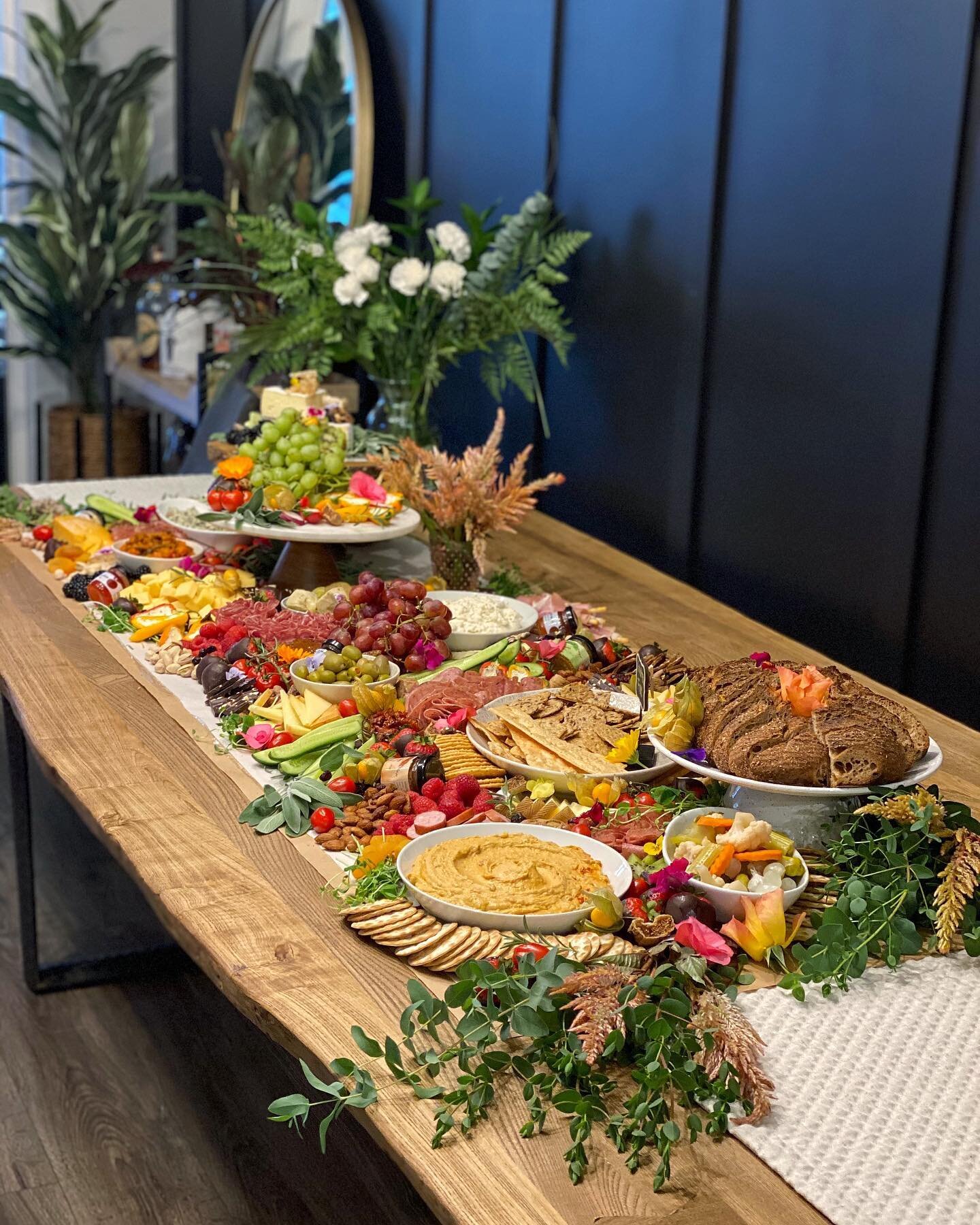 Day Five: Last but certainly not least - my favourite from last year! An epic grazing table for a beautiful in-home rehearsal dinner.✨🍓🌿⁣
⁣
What would you have on your dream grazing table?