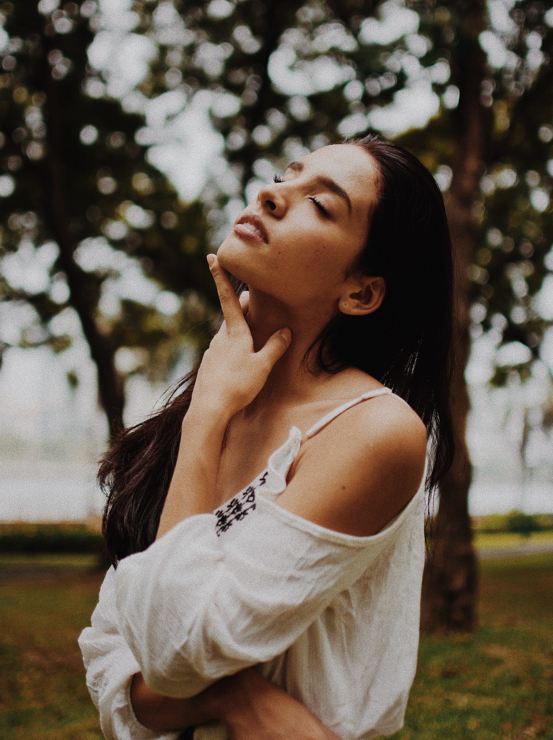 How Feminine Energy Will Help You Attract Love