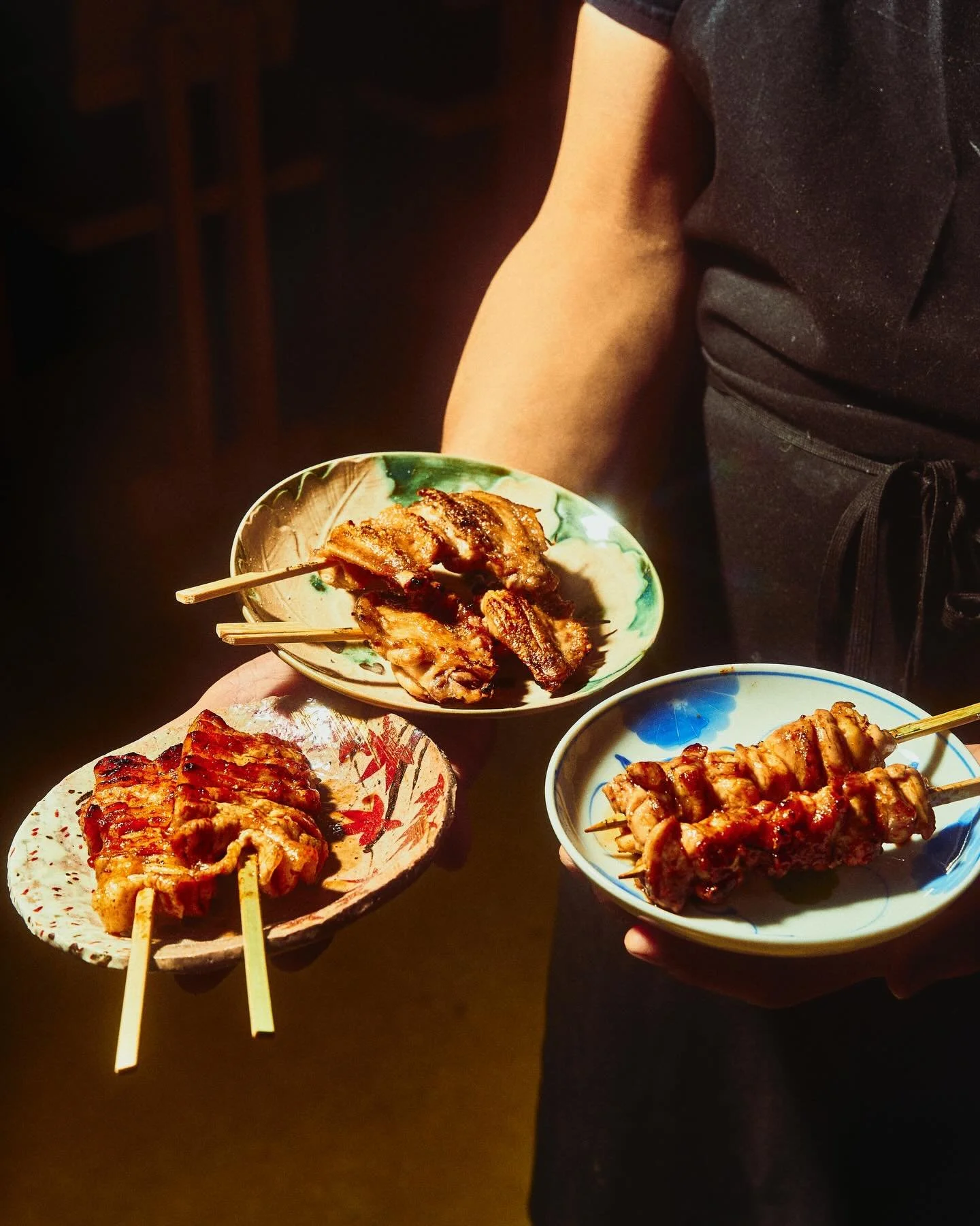 New Montreal Yakitori series @yakitori_hibahihi 🍶lightstech @yuzie_37 #yakitori #foodphotographer #izakayavibes #photographer #japanesefood #montrealrestaurant #color #editorialphotography #foodies #food #japan