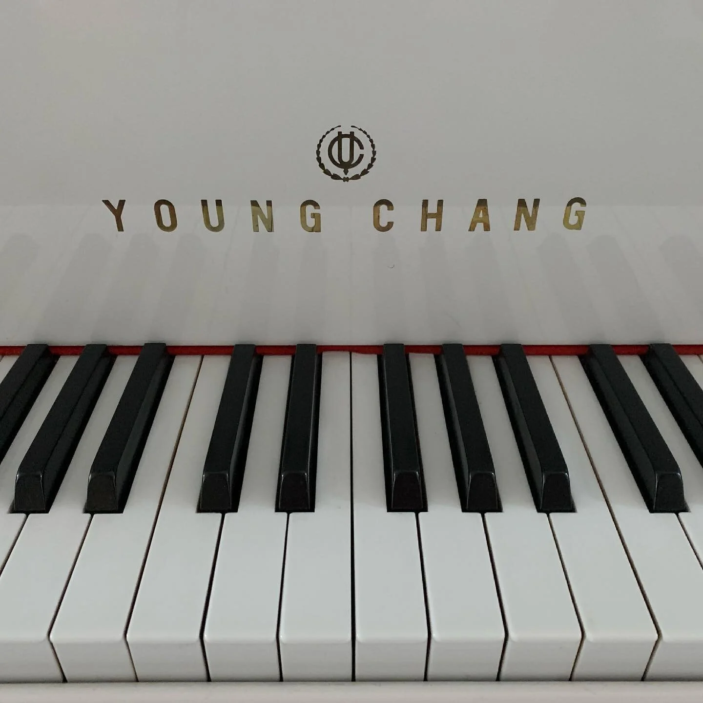 This stunning Young Chang is on its way to Cambridge tomorrow, its new forever home.
#babygrandpianosforsale #youngchang #youngchangpiano