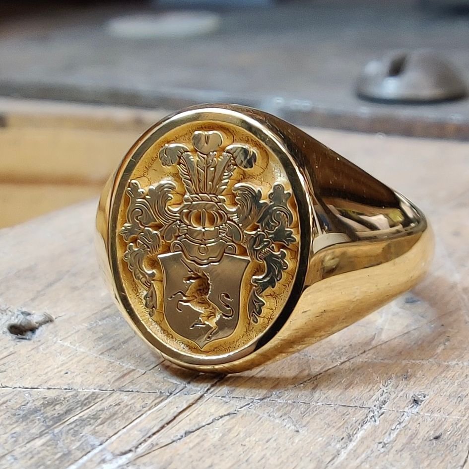 Oli's Bee Engraved Yellow Gold Signet Ring