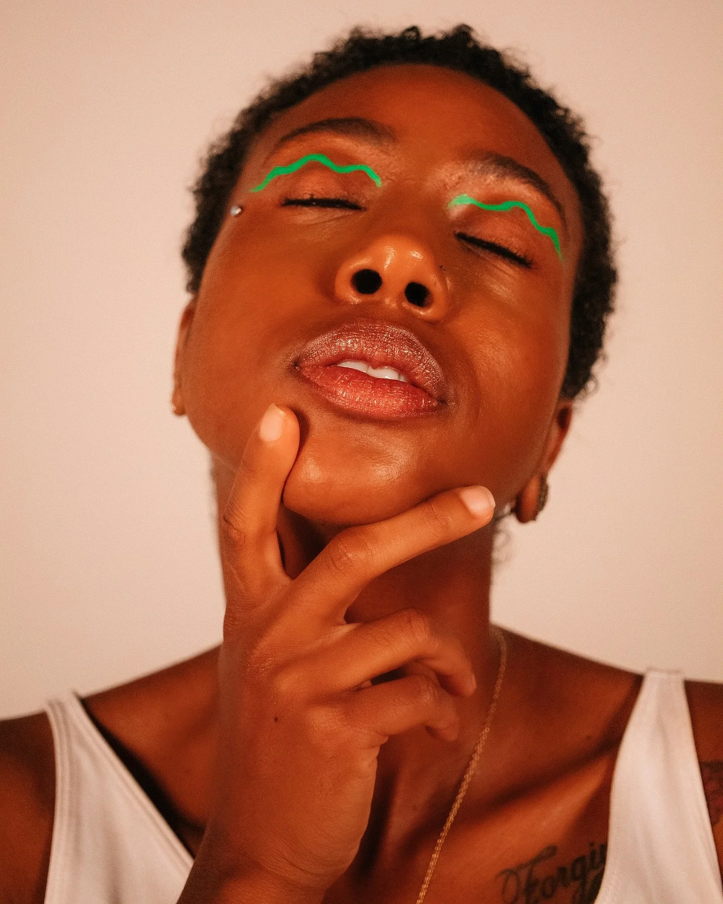 A throwback collab with my favorite creatives: fashion designer @colorsquarevintage, celebrity makeup artist @kierralanice, and creative director @indiagraham 💚

Editorial Photography, Editorial Makeup, Portraits

#editorialphoto #editorialmakeuploo