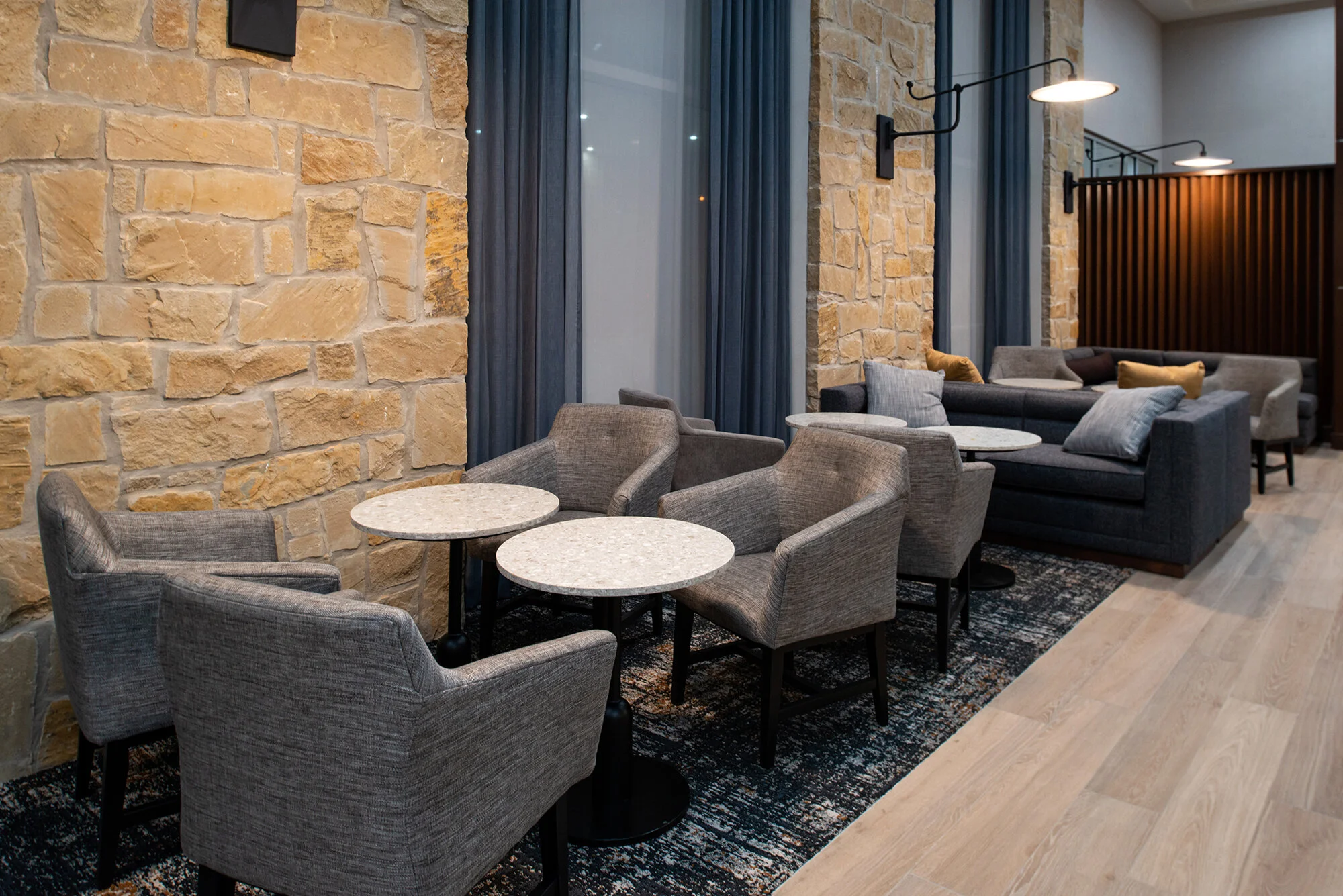 dfwzr-hyatt-place-breakfast-area2 2.jpg