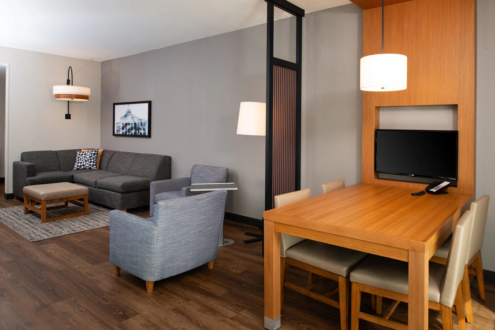 dfwzr-hyatt-place-1bedroom-suite2.jpg