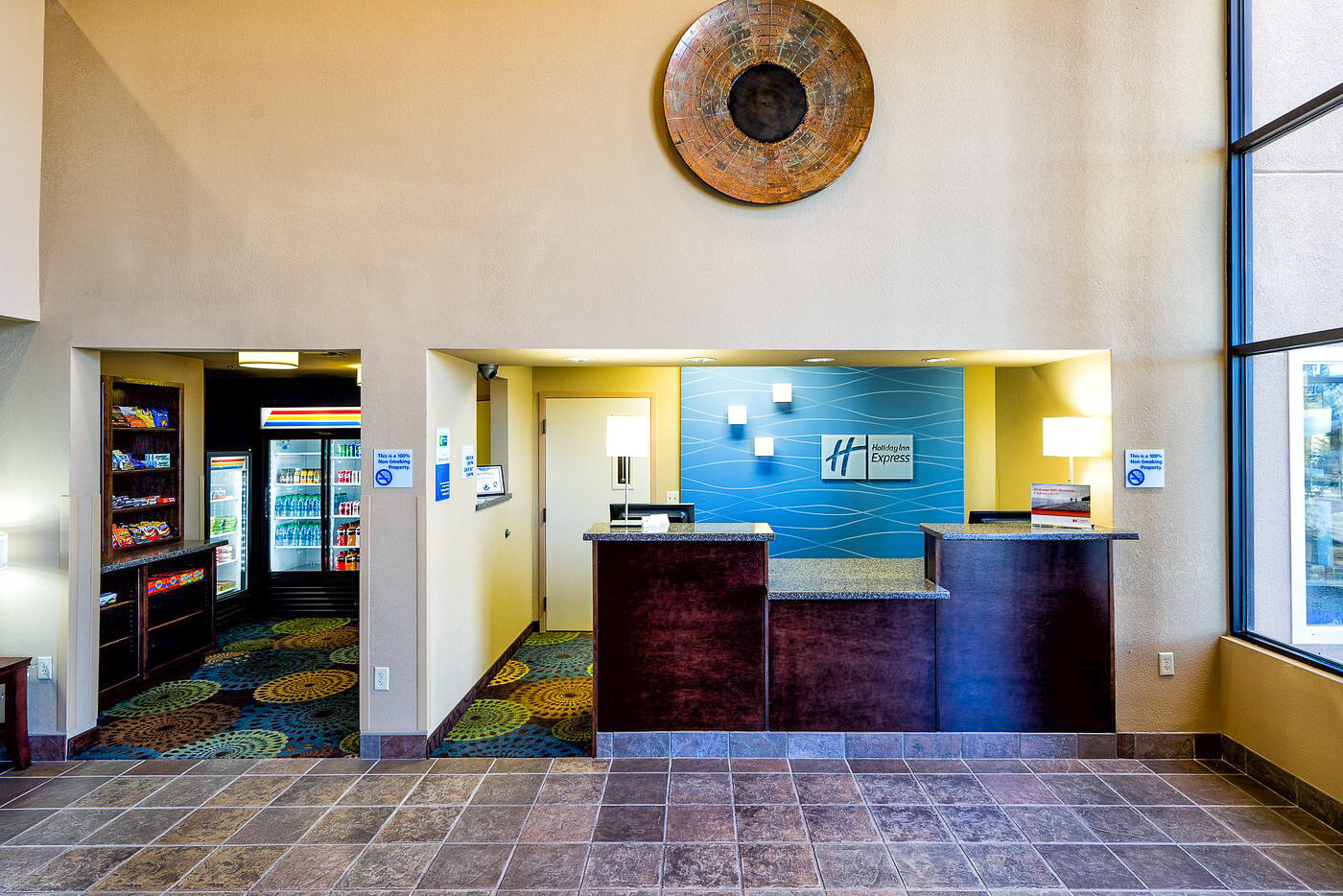 holiday inn express front desk.jpg