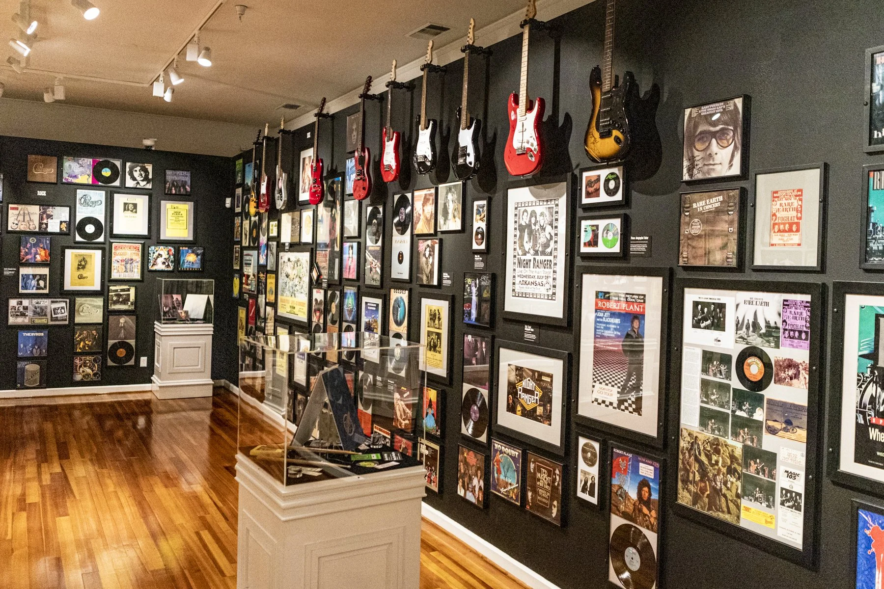 "Play It Loud" displays.