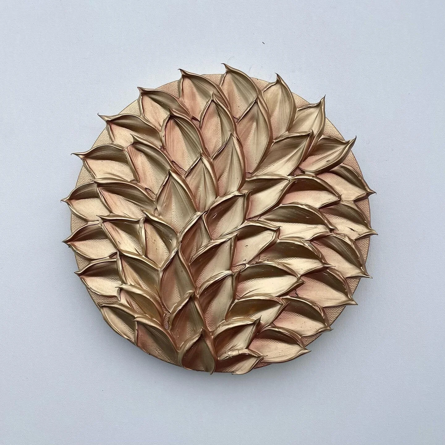 Check out this new version of my gold rounds. Depending on the viewing angle it looks either bronze or gold. 🏆 Available on Friday!