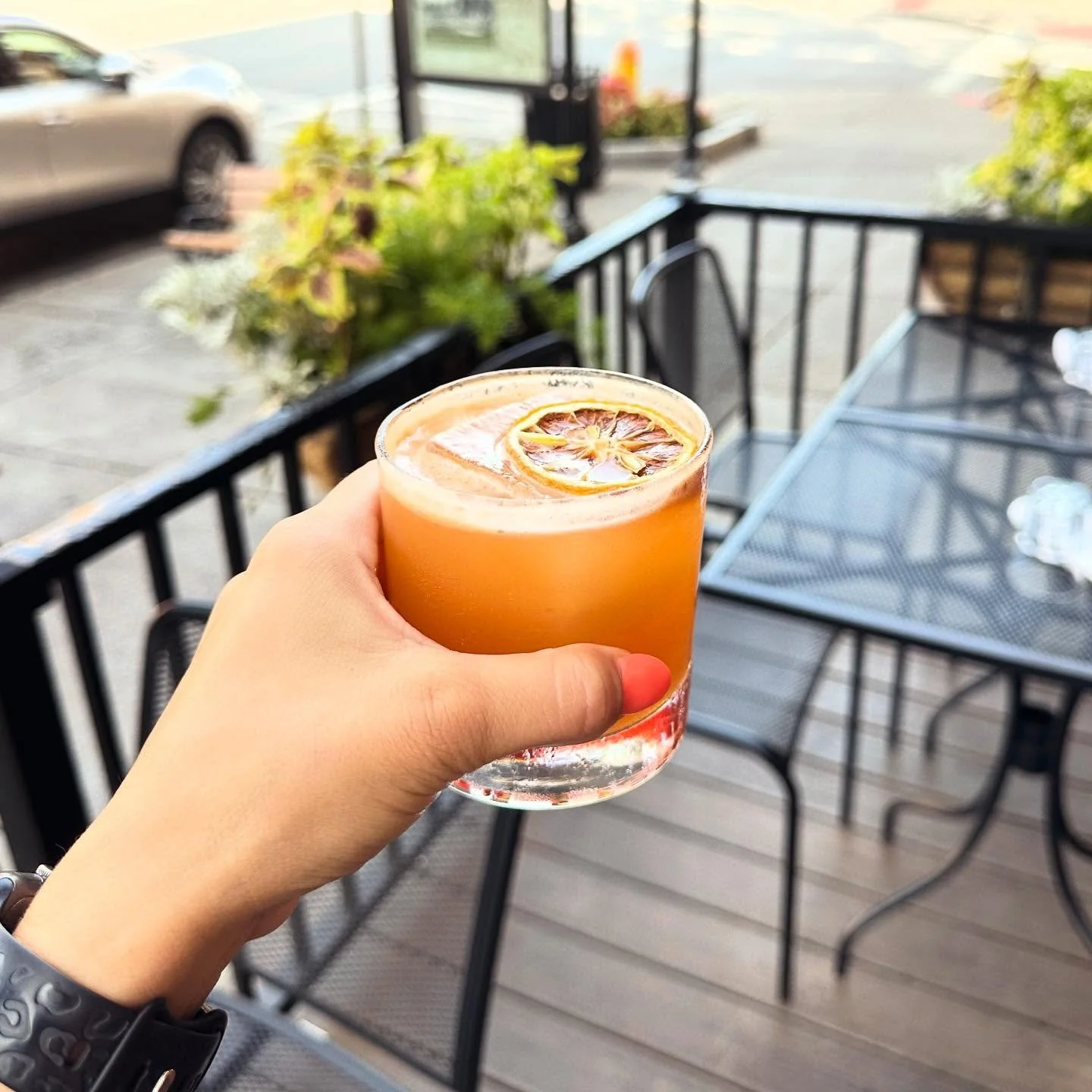 We are slowly rolling out our fall cocktail menu starting today! We might even have those apple cider mimosas you all keep asking about &hellip;😉🍎
.
.

 #themerc #themercsaratoga #downtownsaratoga #broadwaysaratoga #saratogasprings #saratogasprings