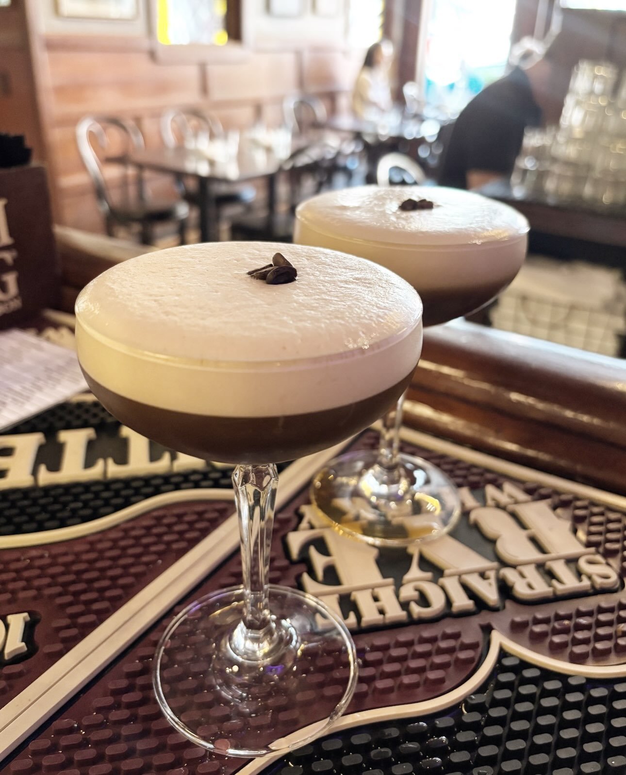 It&rsquo;s officially the weekend and happy hour starts NOW! We saved you a seat🍻🥂🍸
.
.
 #themerc #themercsaratoga #downtownsaratoga #saratogasprings #discoversaratoga