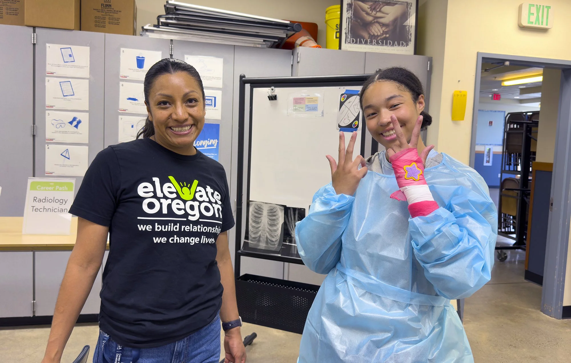 Jessica Ruiz Rodriguez and student during summer Elevate Oregon with MIKE
